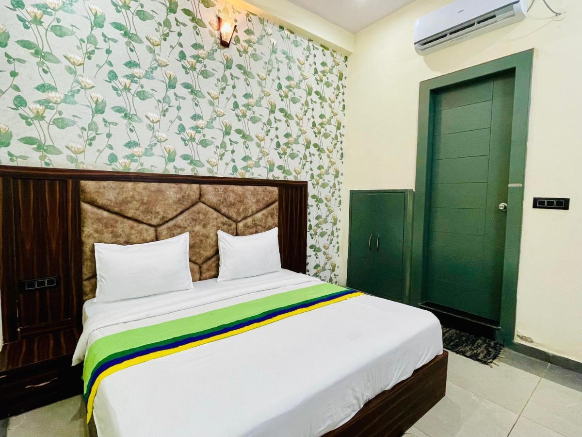 Urban Star Hotel 3*