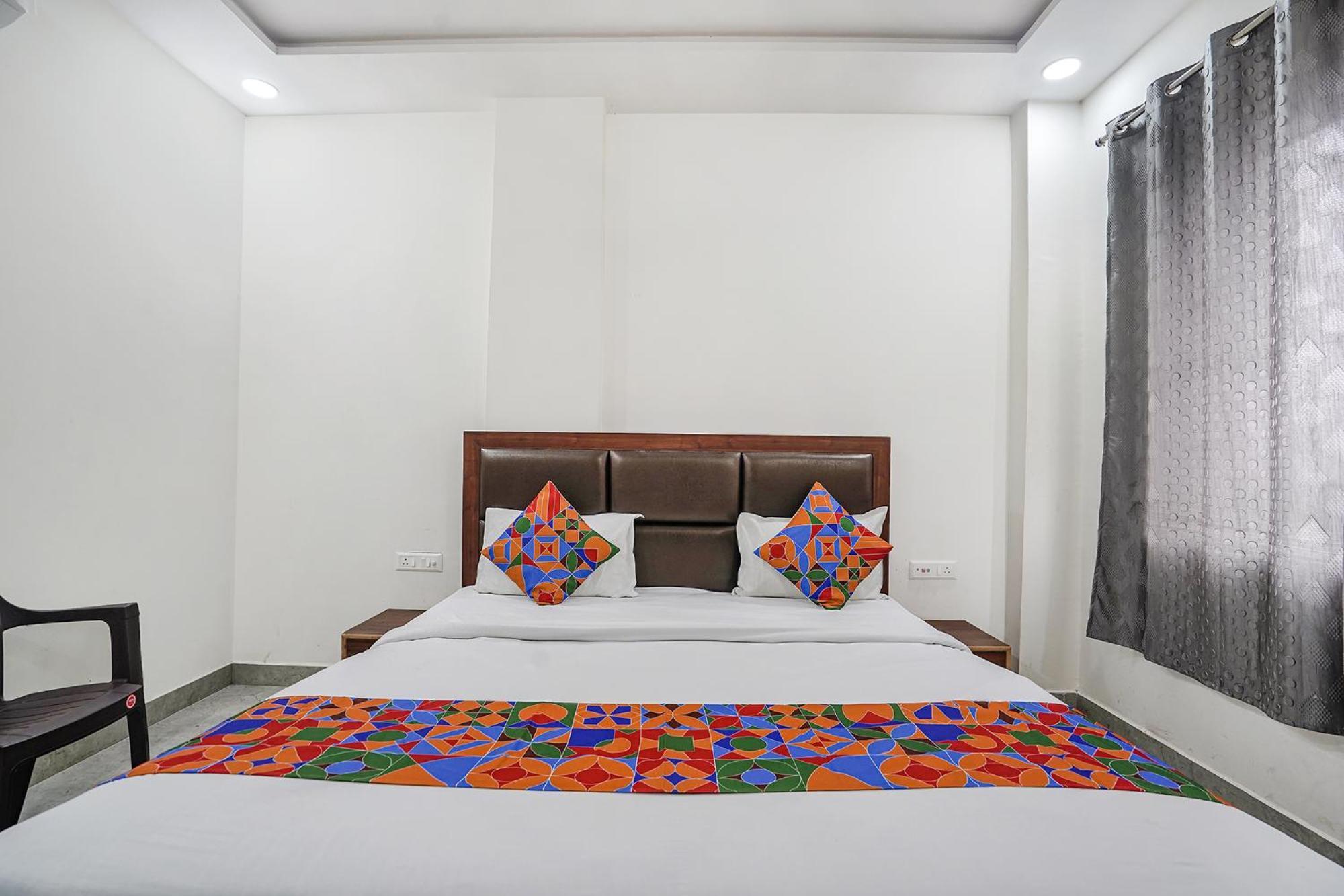 Hotel Fabhotel Akash