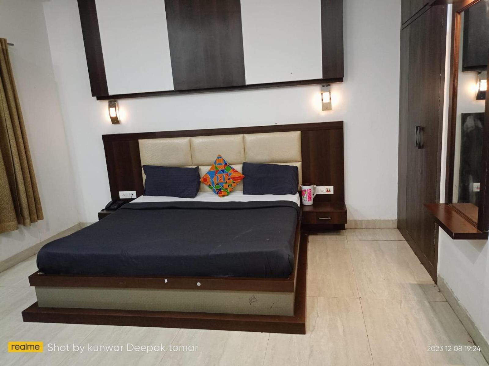 Hotel Urban Star 3*