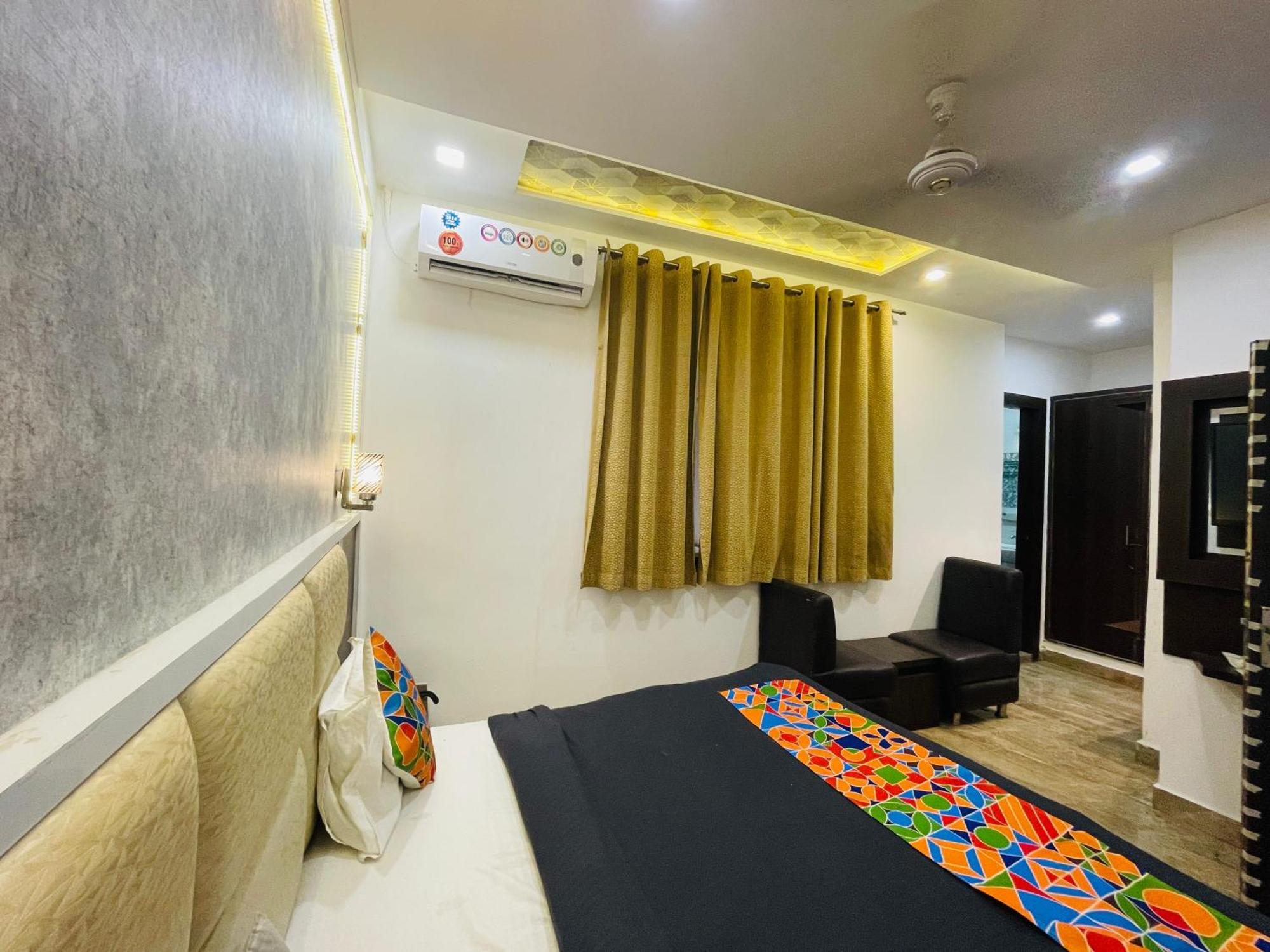Hotel Taj Star By Urban 3*