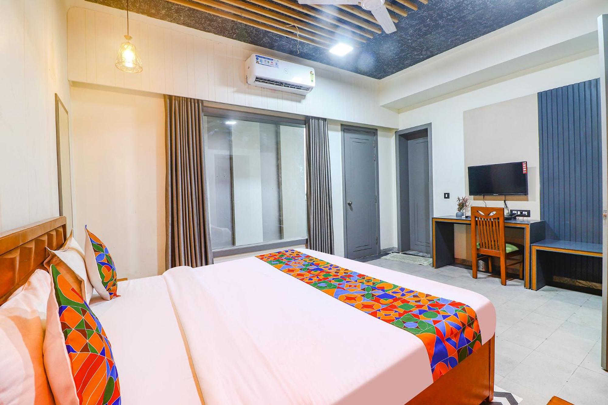 Fabhotel Be Happy