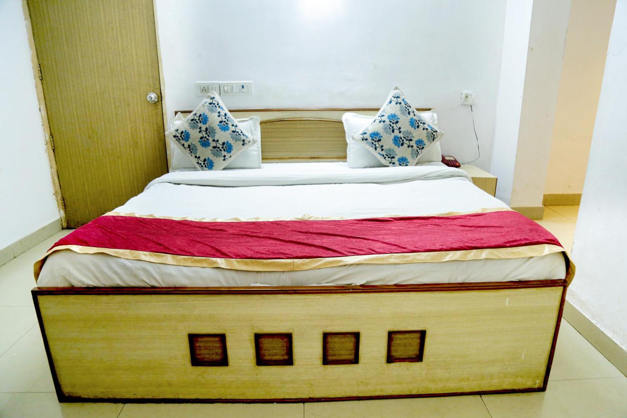 Hotel Riya Palace- Near Idgah Railway Station Agra Agra (Uttar Pradesh)