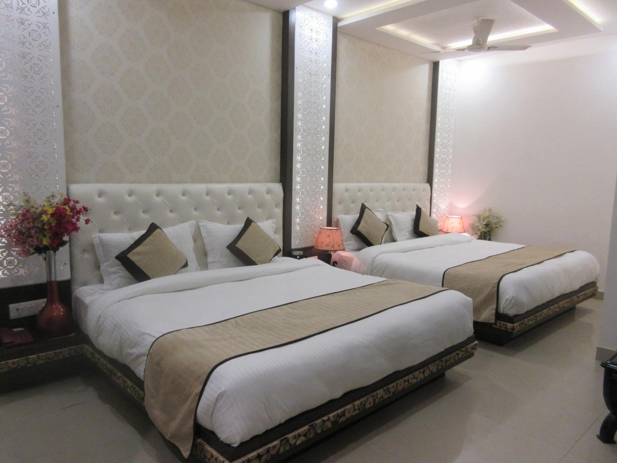 Hotel Riya Palace- Near Idgah Railway Station Agra *