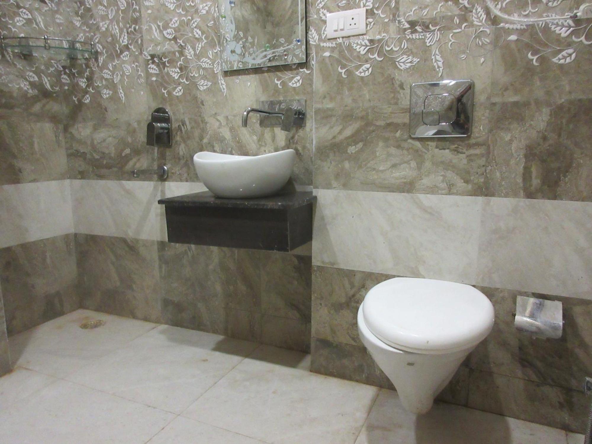 Riya Palace- Near Idgah Railway Station Agra