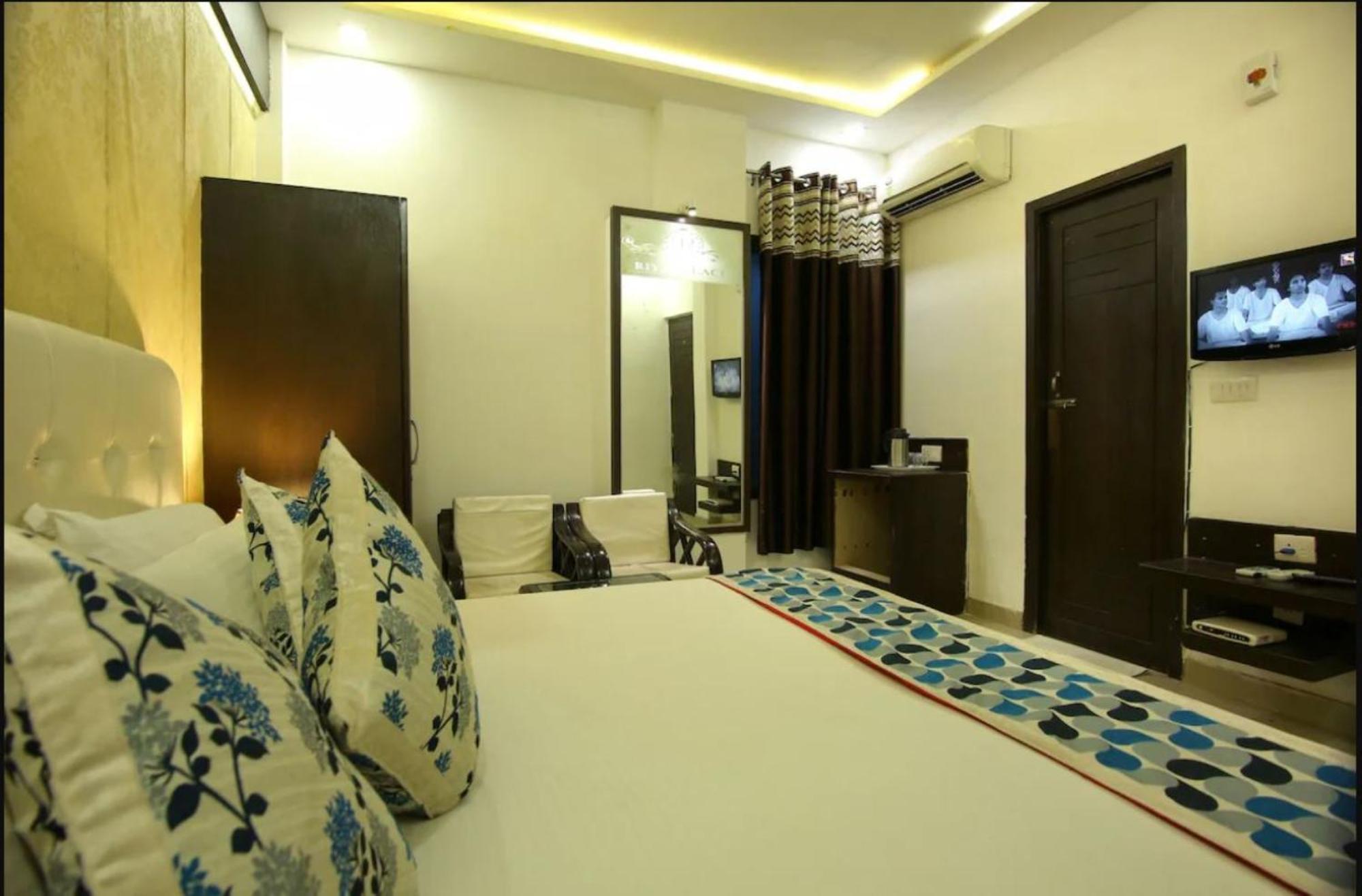Hotel Riya Palace- Near Idgah Railway Station Agra