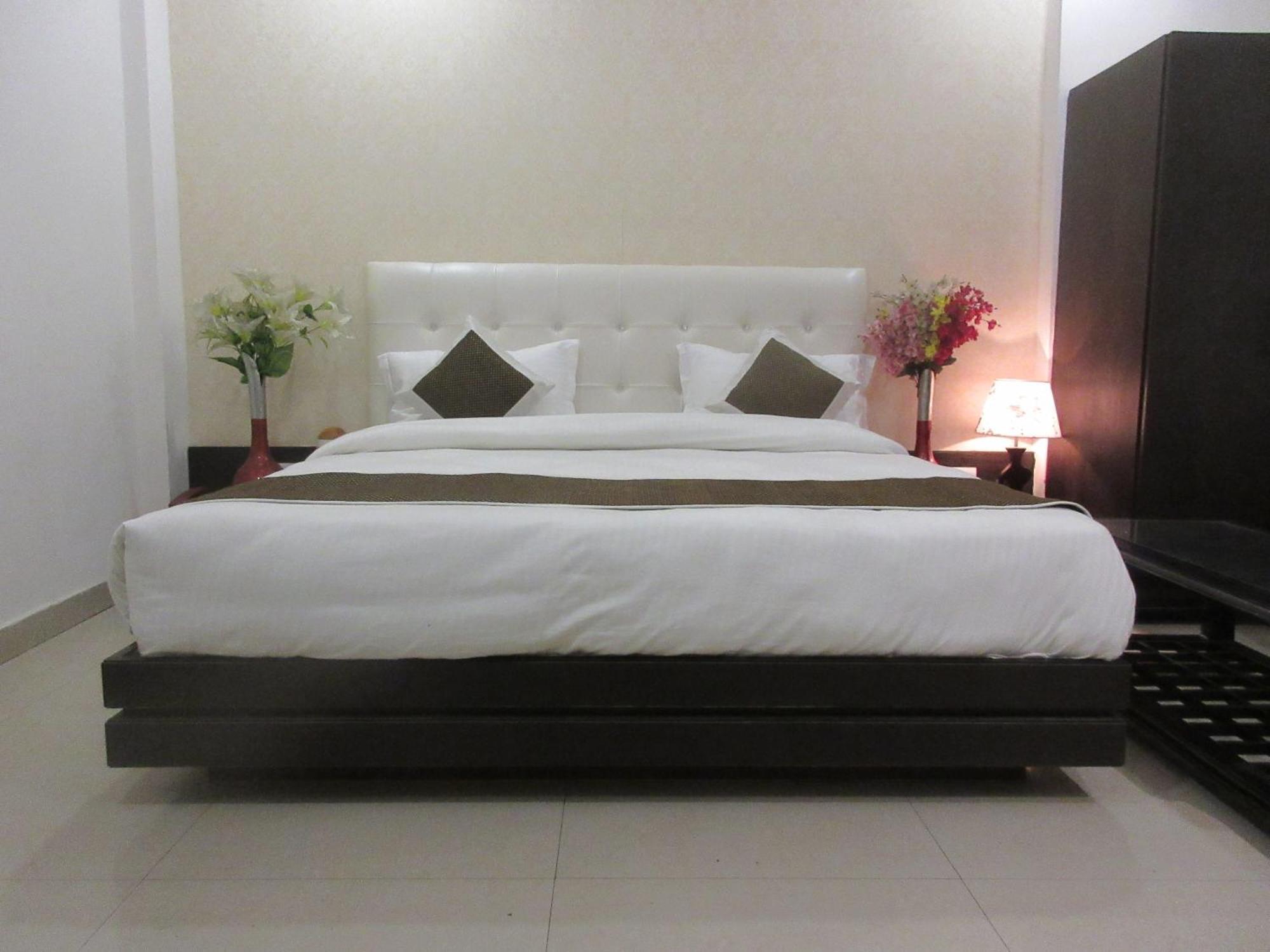 Hotel Riya Palace- Near Idgah Railway Station Agra