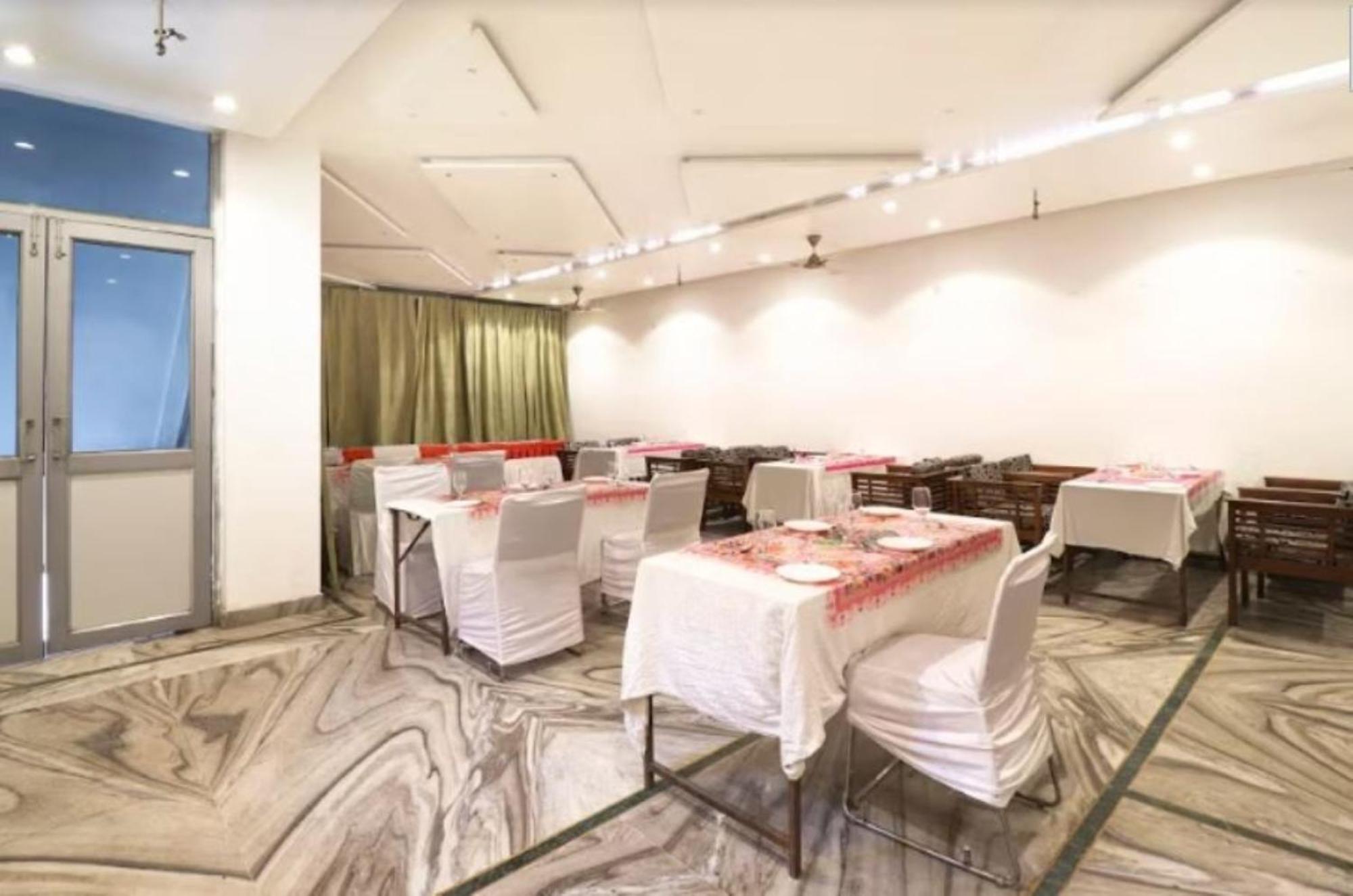 Riya Palace- Near Idgah Railway Station Agra