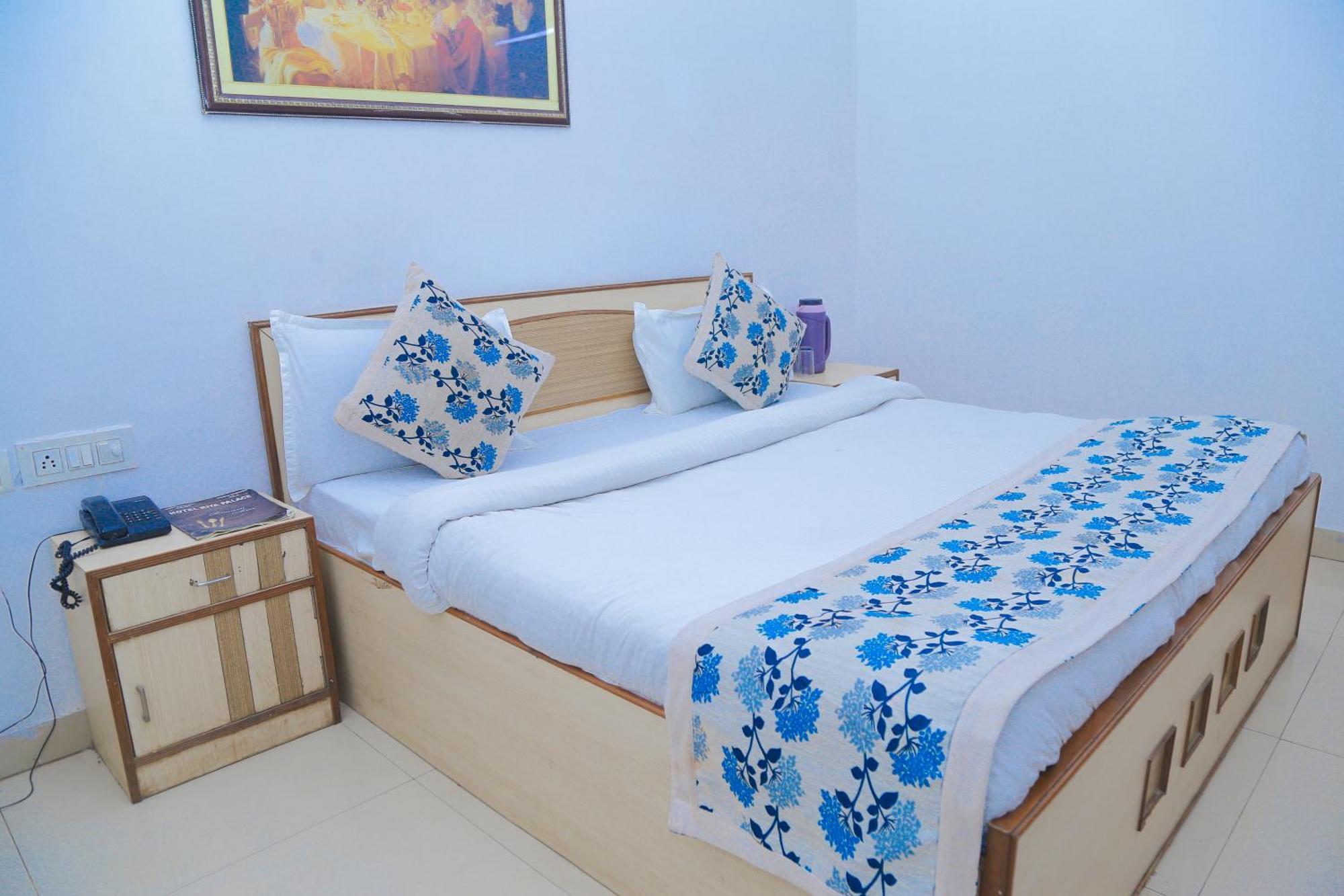 Hotel Riya Palace- Near Idgah Railway Station Agra Agra (Uttar Pradesh)