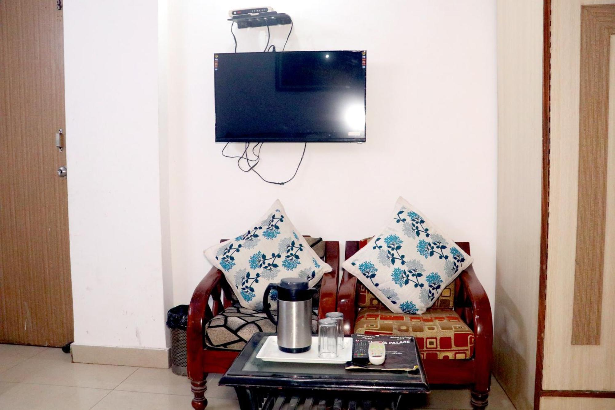Riya Palace- Near Idgah Railway Station Agra * Agra (Uttar Pradesh)