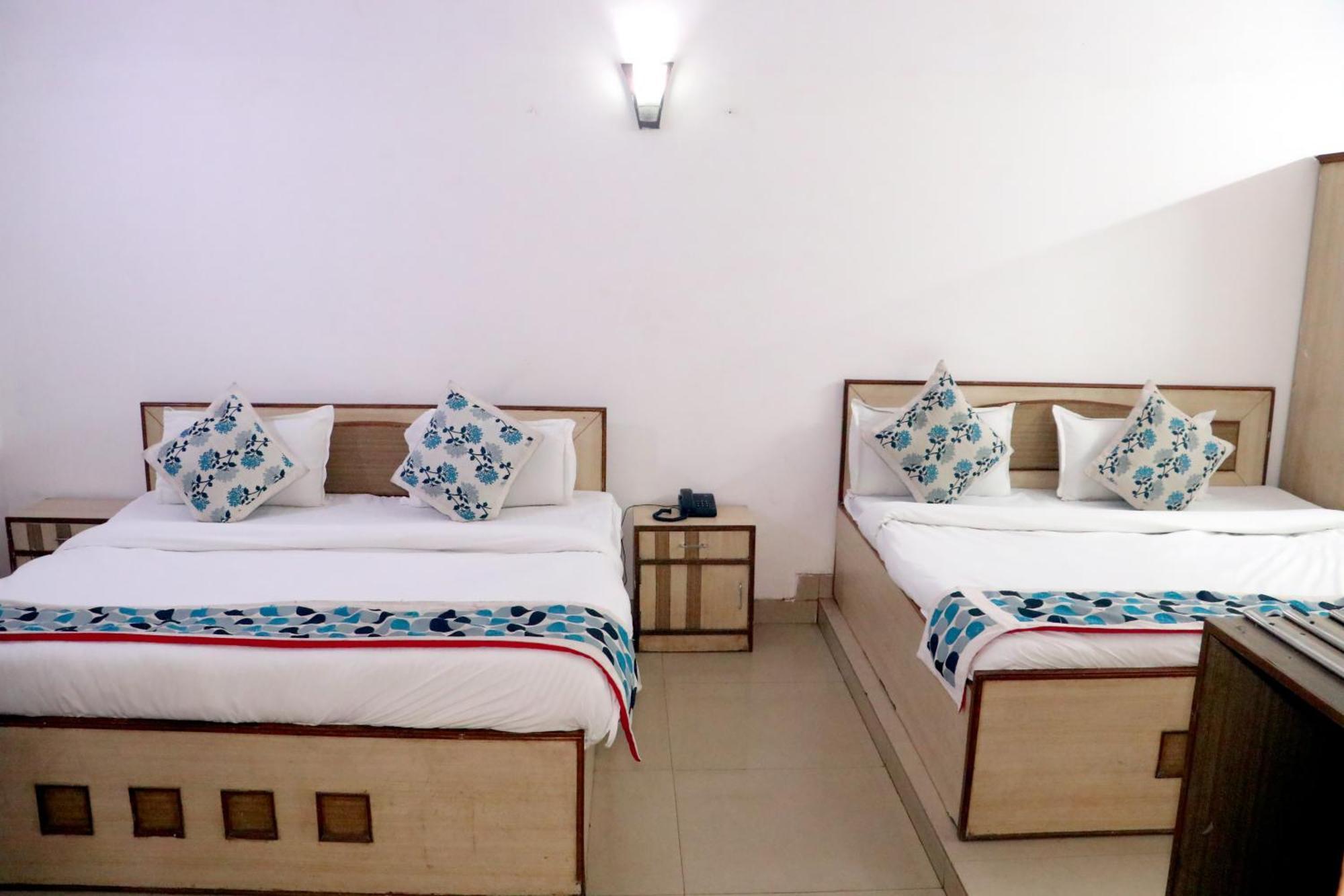 Hotel Riya Palace- Near Idgah Railway Station Agra Agra (Uttar Pradesh)