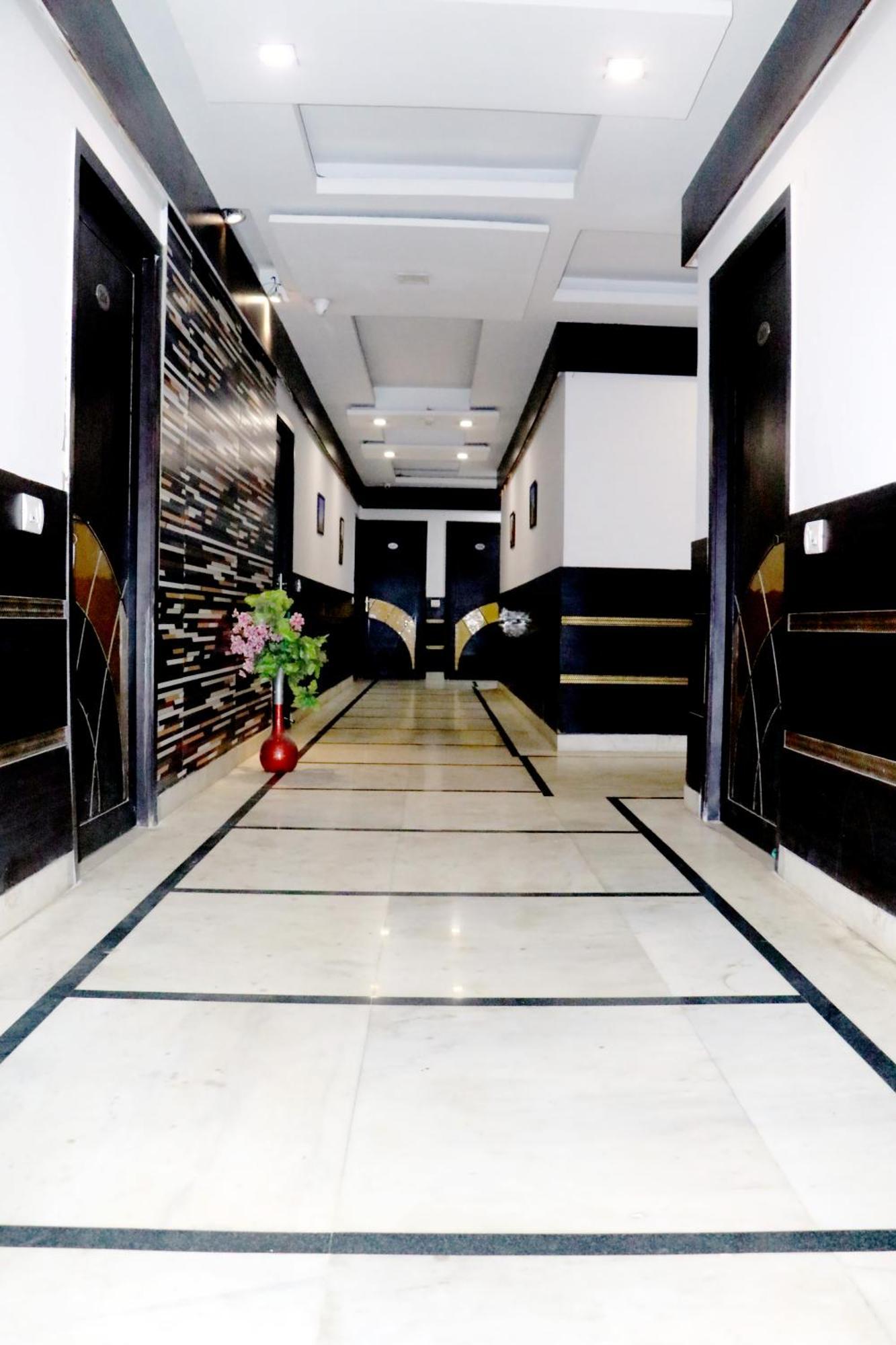 Riya Palace- Near Idgah Railway Station Agra Agra (Uttar Pradesh)