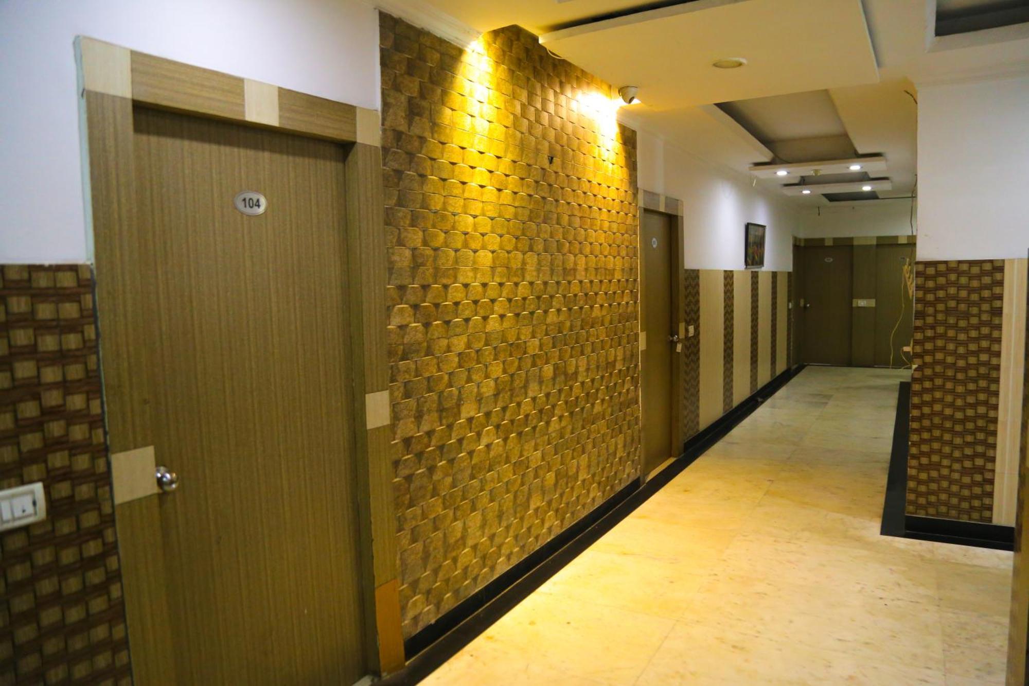 Hotel Riya Palace- Near Idgah Railway Station Agra *