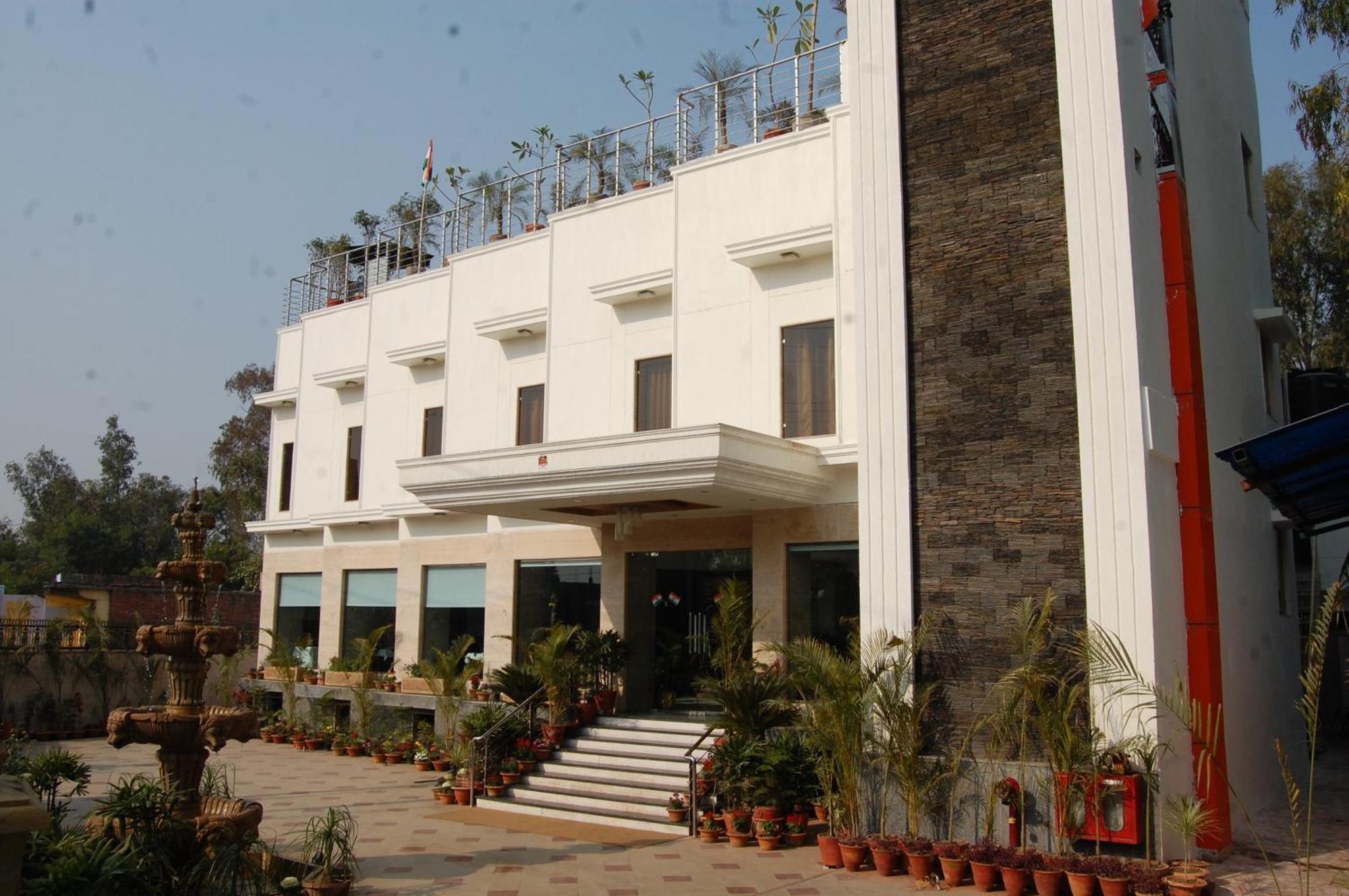 Hotel Taj 4*