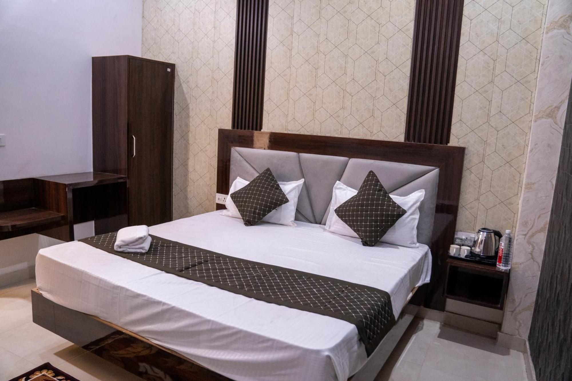 Guest house Vaibhav Palace *