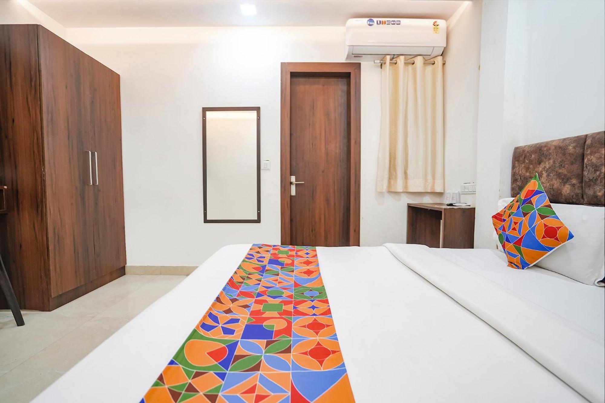 Fabhotel Vishal Palace Hotel 2*