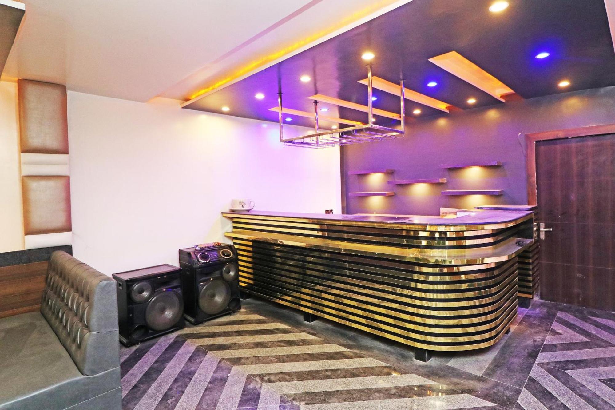 O Town House Hotel