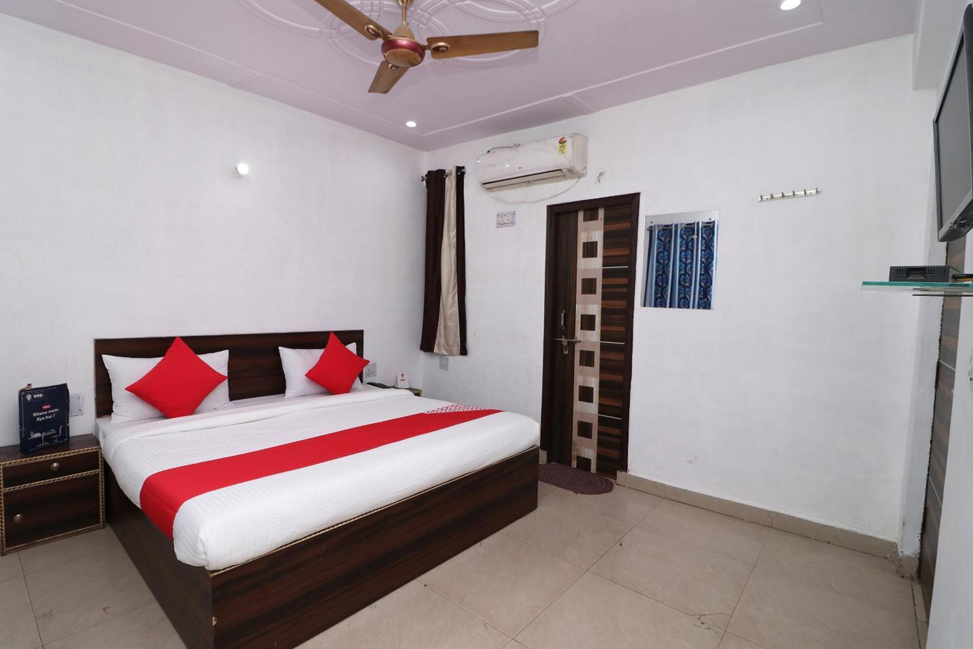 Four Seasons Hotel 3*