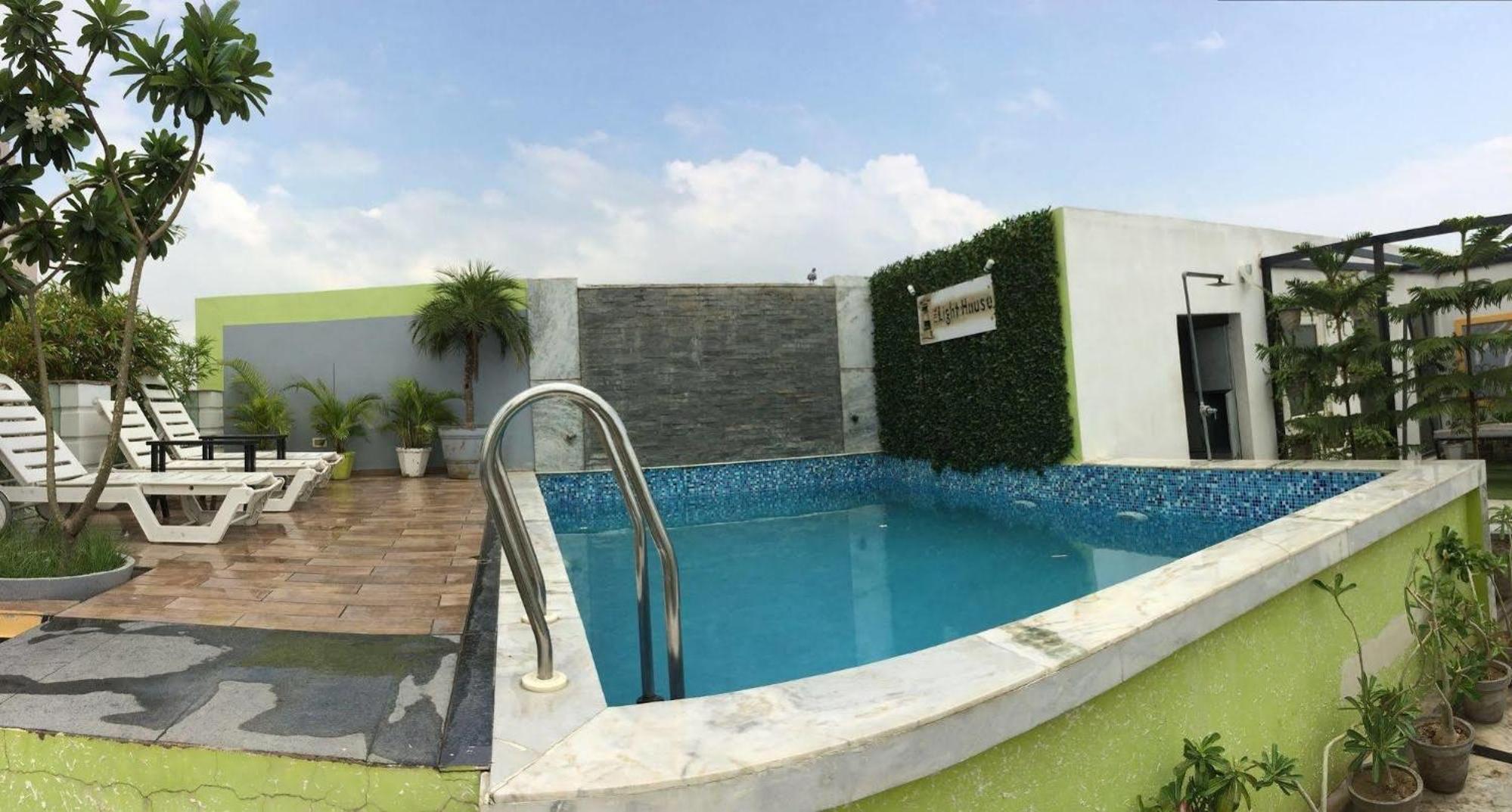 Sahibs Lighthouse - Swimming Pool Hotel