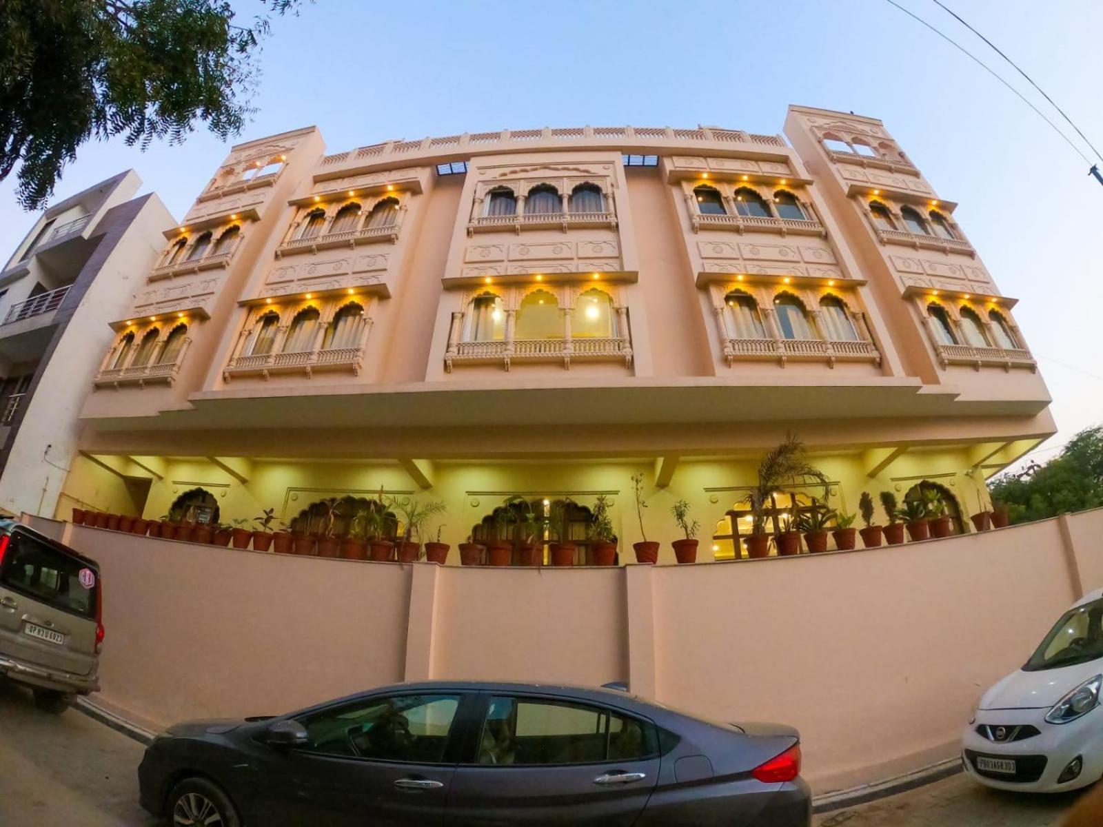 The Taj Vista Agra- Walking Distance To Taj Mahal Hotel Agra (Uttar Pradesh)