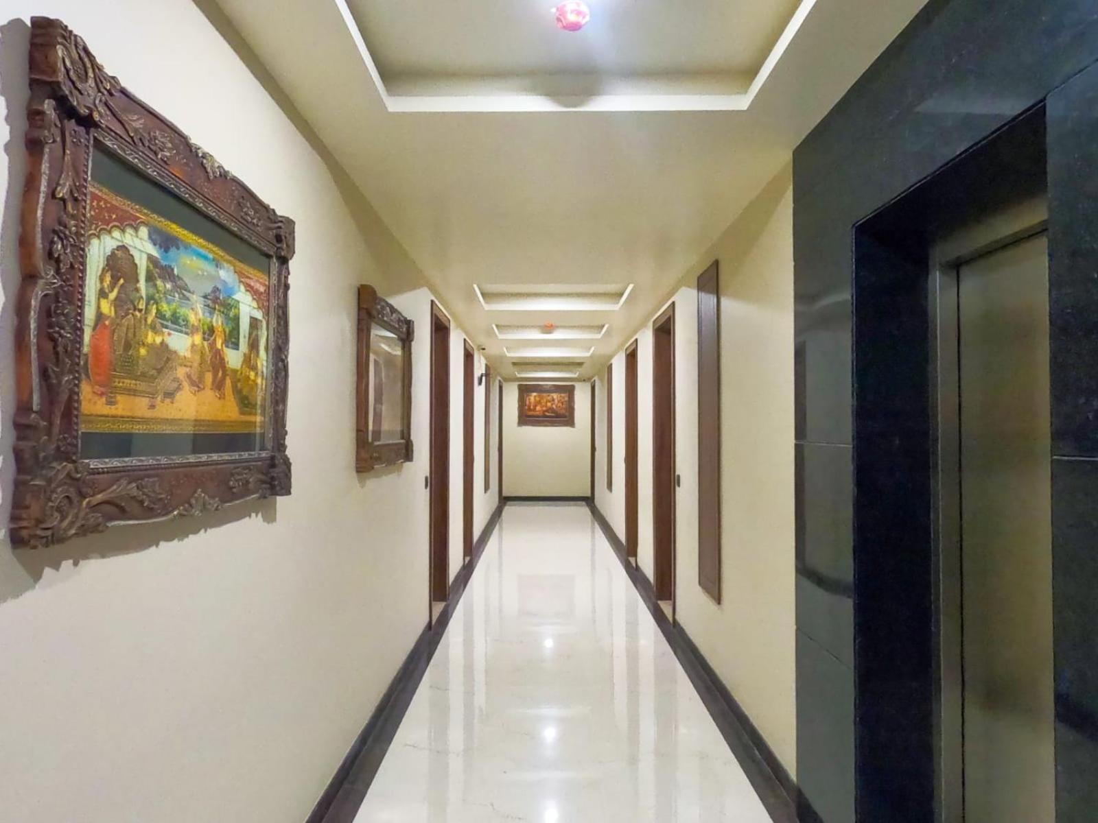 The Taj Vista Agra- Walking Distance To Taj Mahal 3*