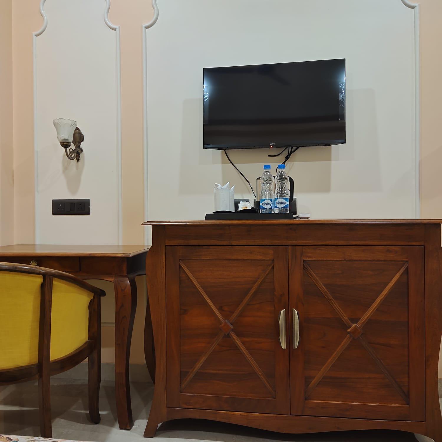 Hotel The Taj Vista Agra- Walking Distance To Taj Mahal