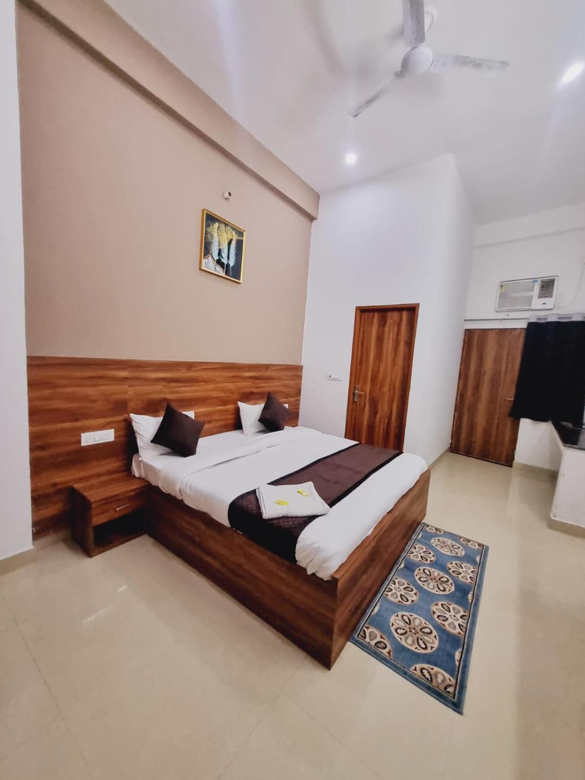 Urban - Budget Family Hotel Agra (Uttar Pradesh)