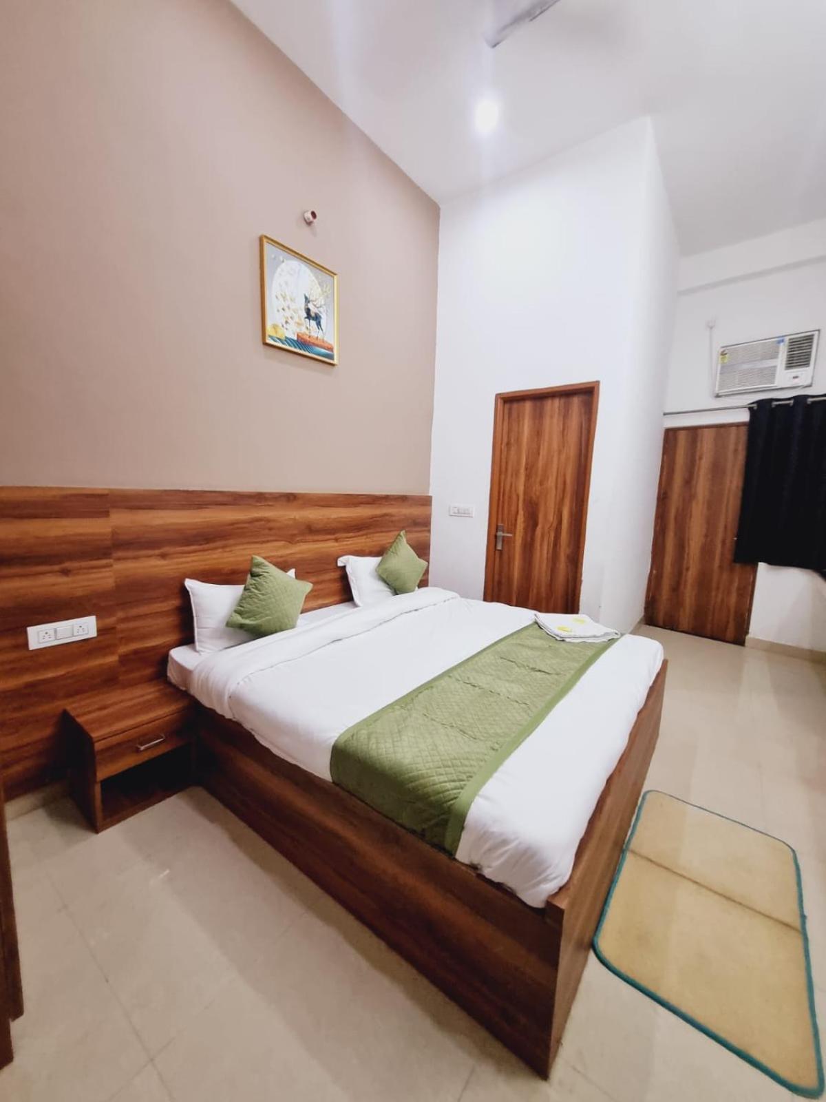 Urban - Budget Family Hotel Agra (Uttar Pradesh)