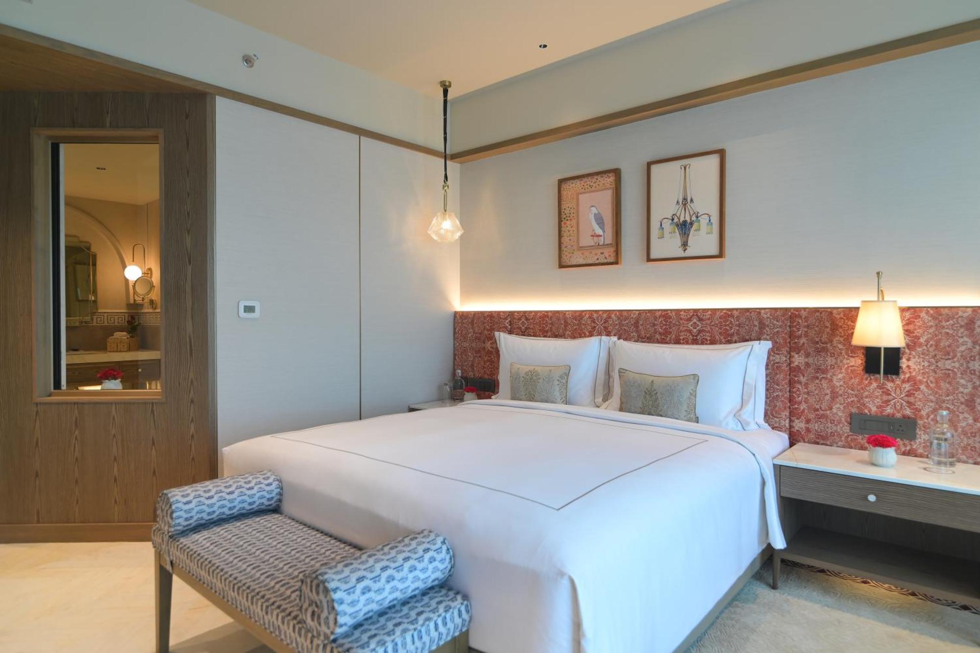 Taj & Convention Centre, Hotel 5*