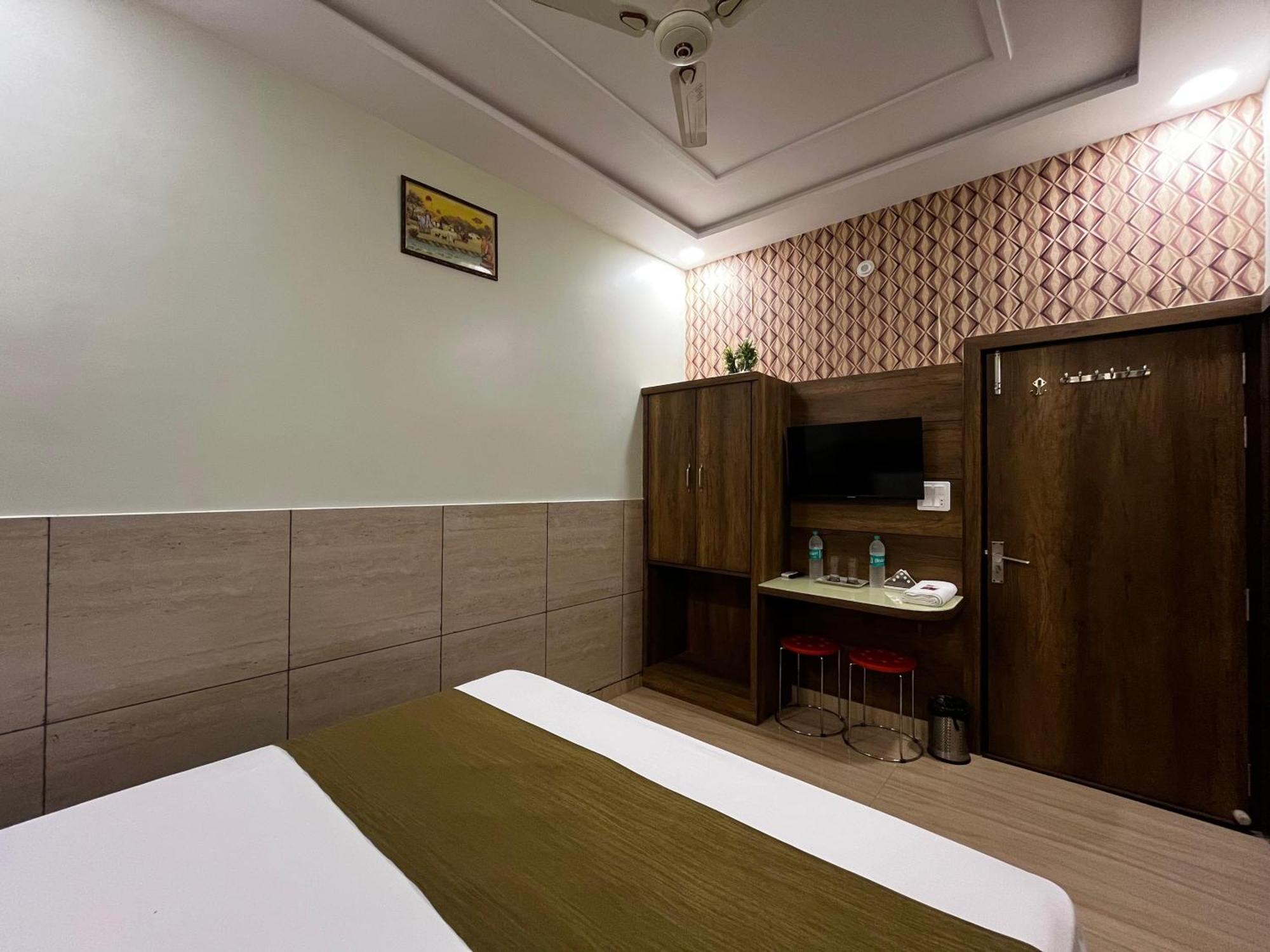 Taj Point Manage By Taj Sunrise Group Homestay *