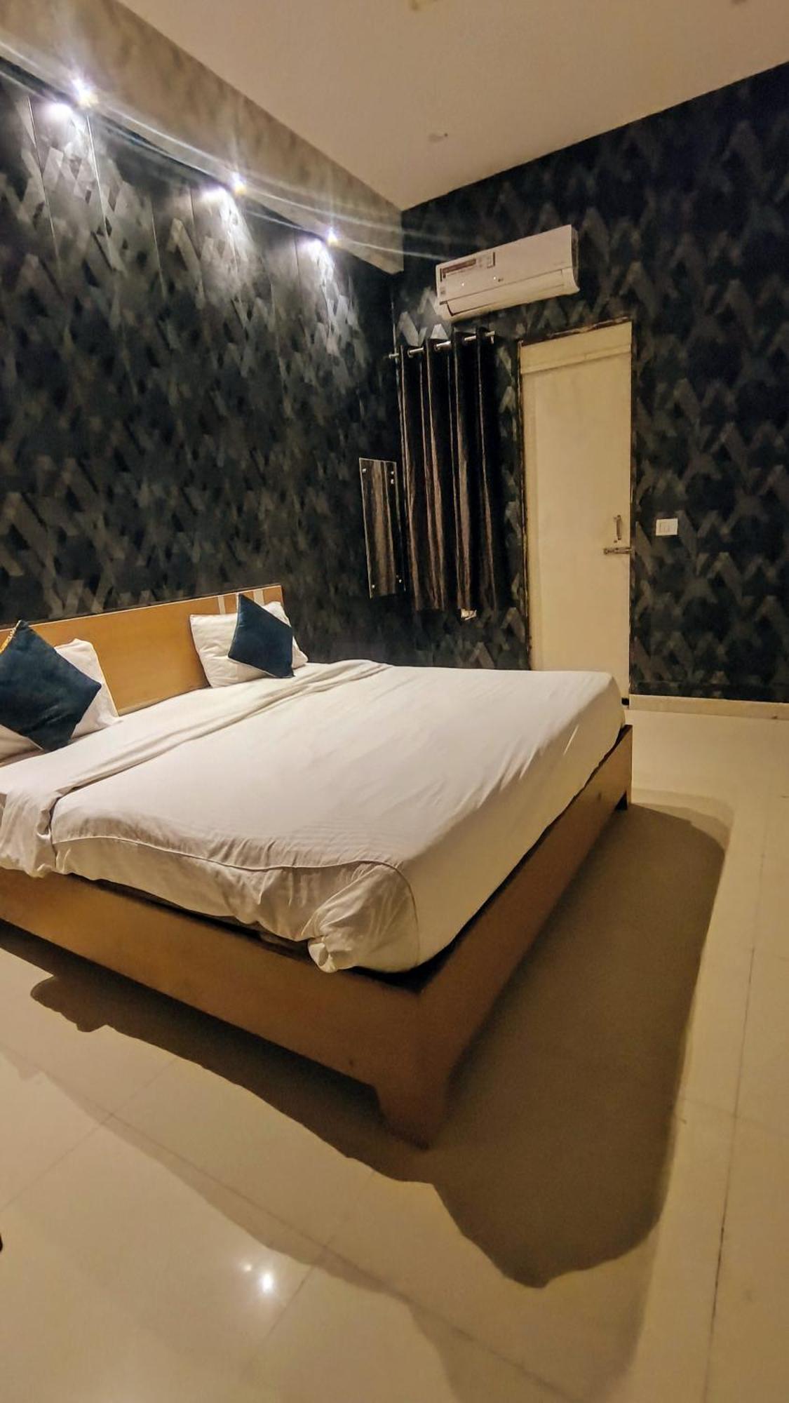Homestay Diamond Divine A Family