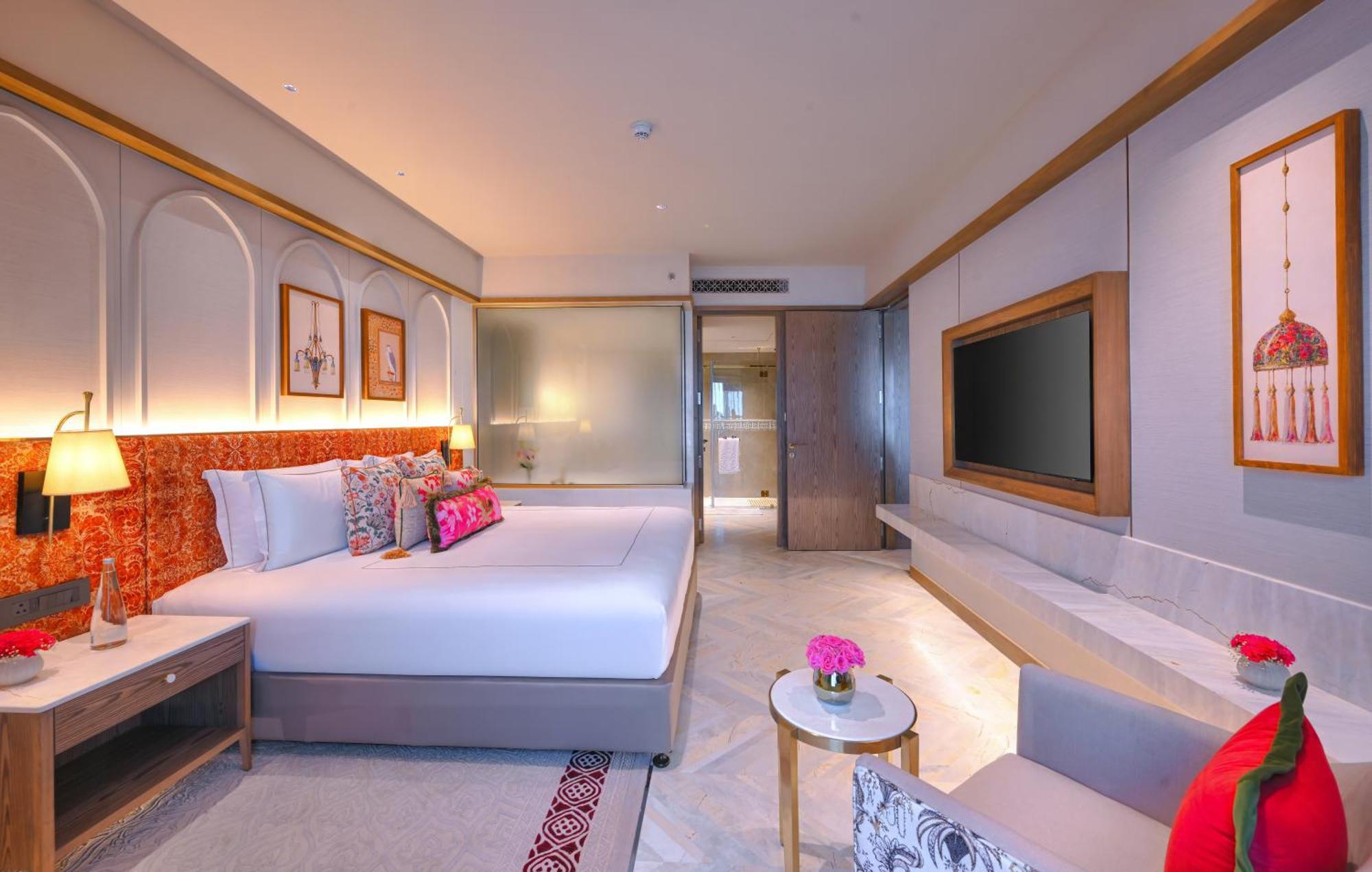 Taj & Convention Centre, 5*
