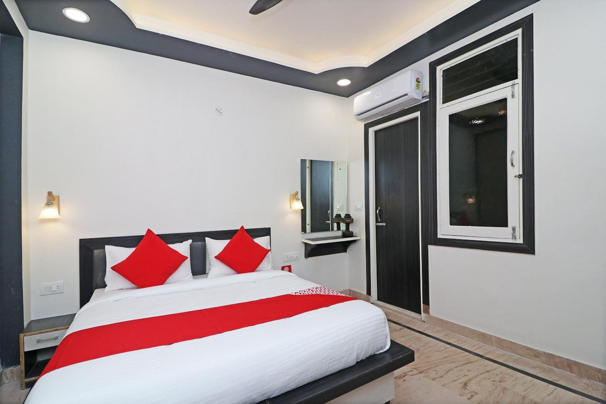 Hotel O Town House 3*