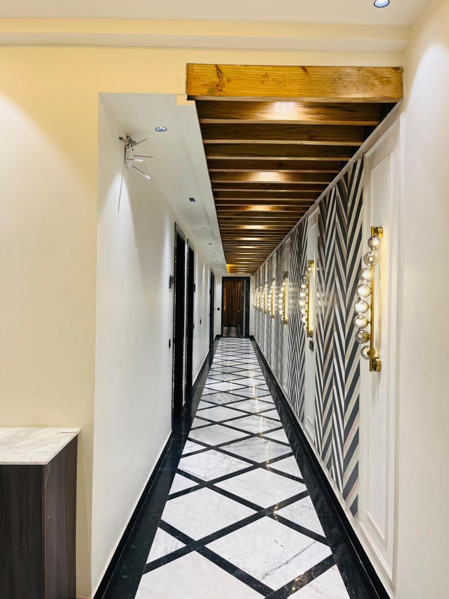 Hotel Taj Ronak Luxury - Agra