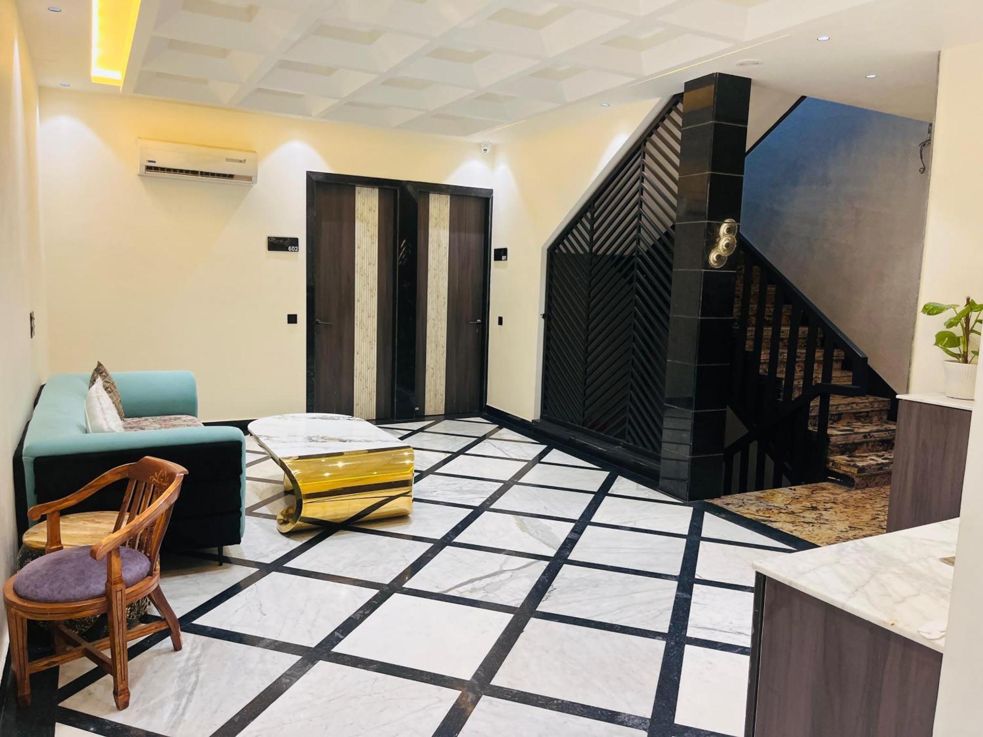 Hotel Taj Ronak Luxury - Agra
