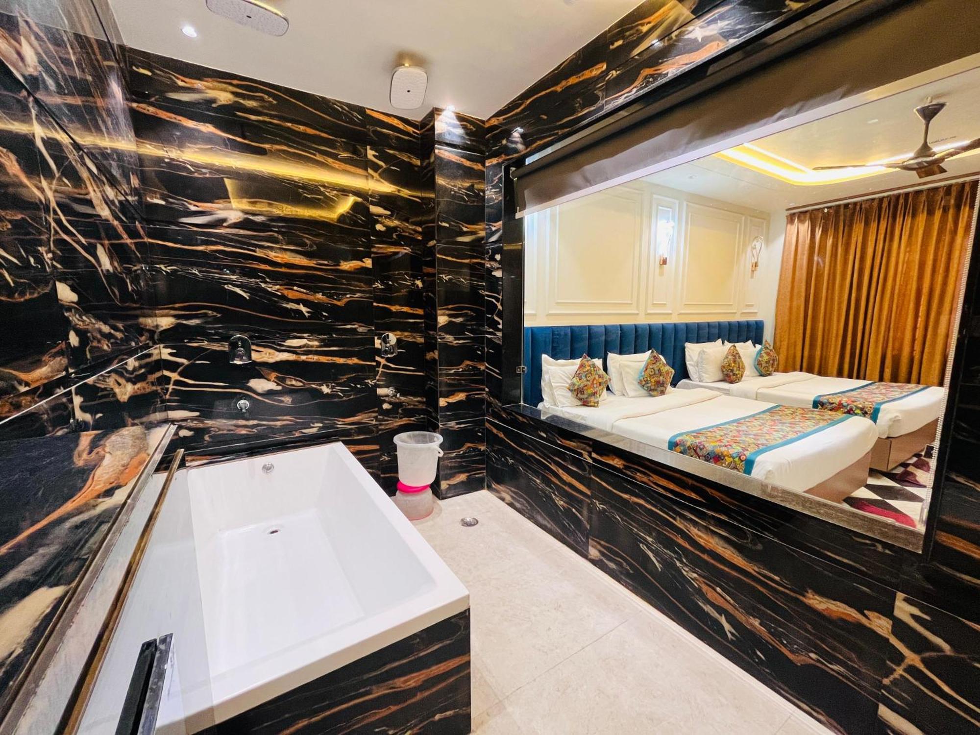 Hotel Taj Ronak Luxury - Agra (Uttar Pradesh)