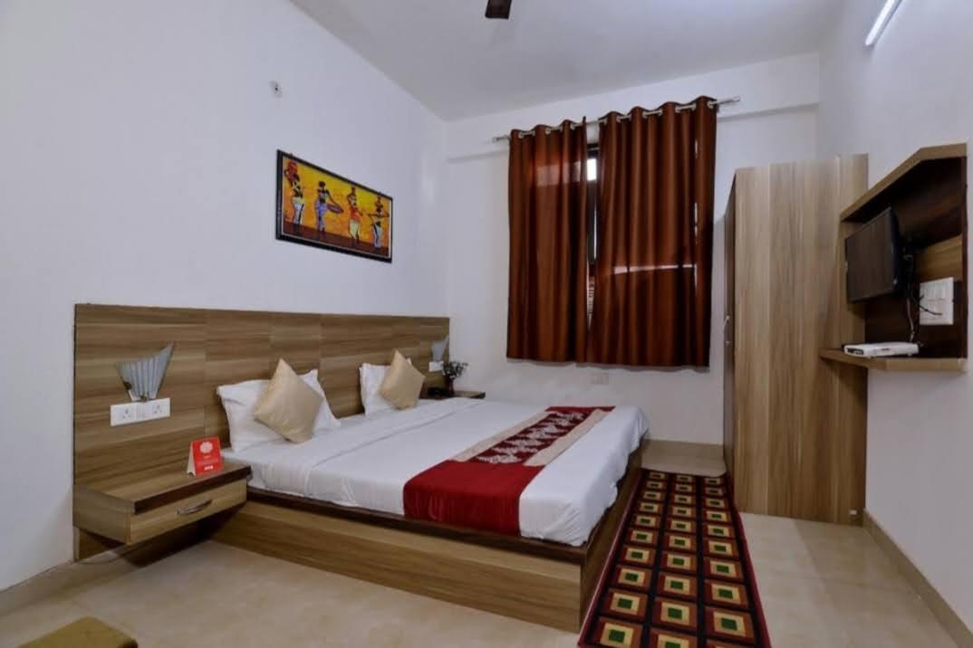 P S & Banquet 3* Agra (Uttar Pradesh)