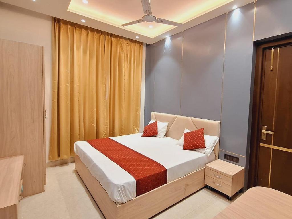 Metro Agra Hotel