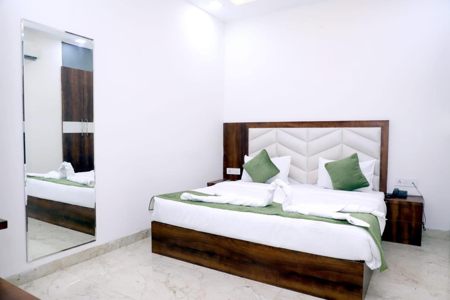 Ganga Palace - Dasaprakash Restuarant Hotel Agra (Uttar Pradesh)