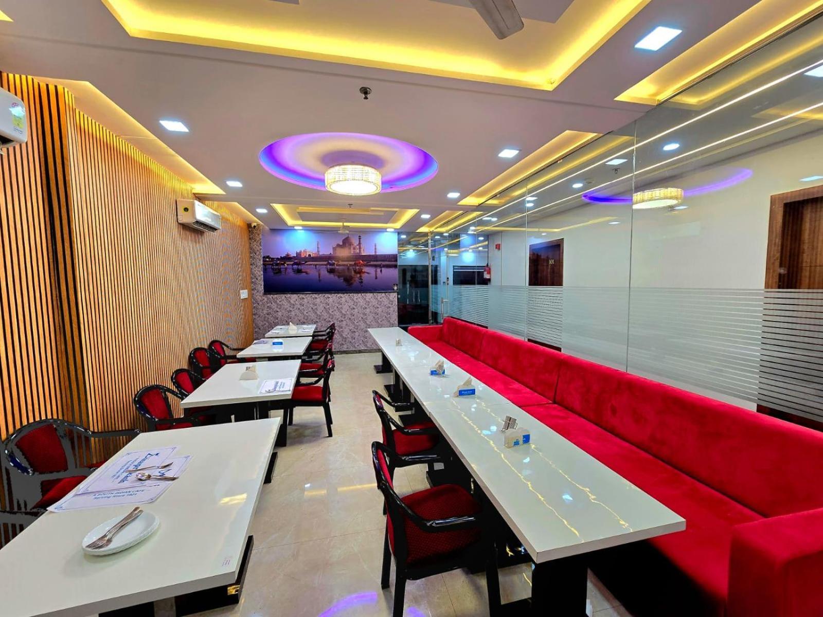 Ganga Palace - Dasaprakash Restuarant 4*