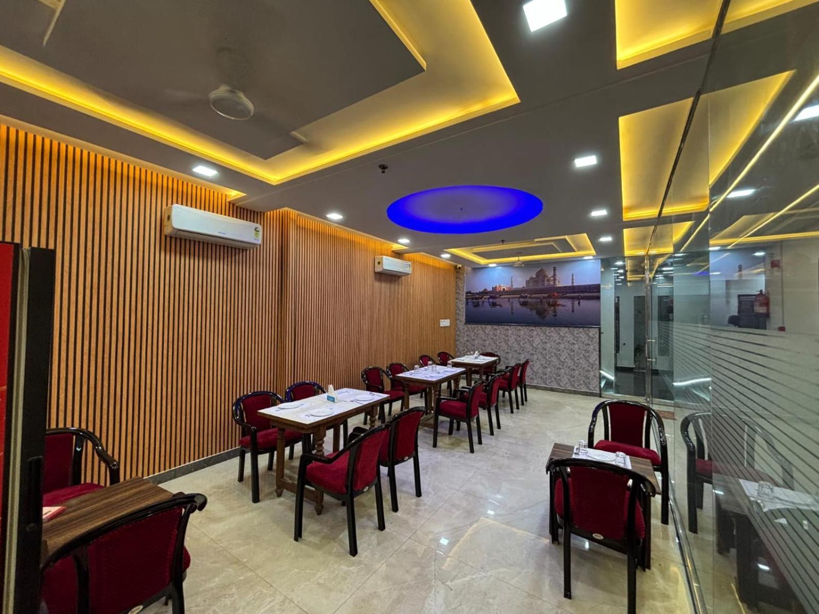 Hotel Ganga Palace - Dasaprakash Restuarant