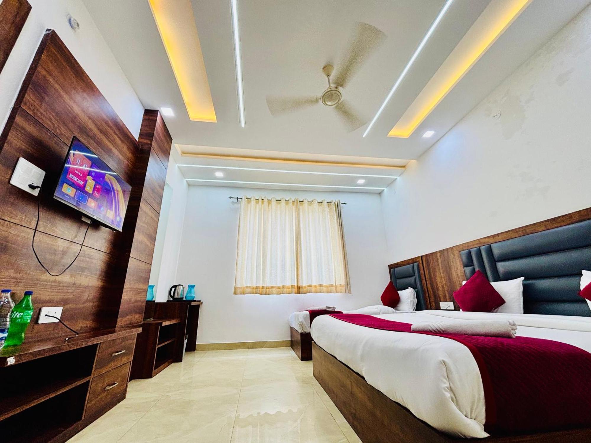Hotel Ganga Palace - Dasaprakash Restuarant 4*