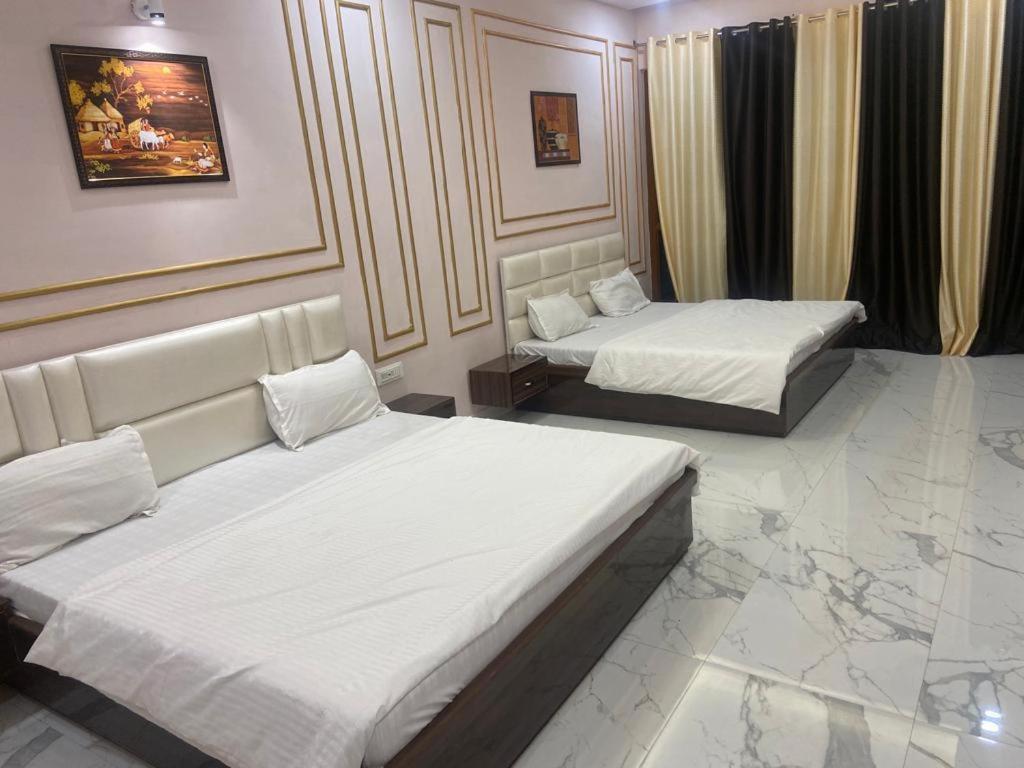 Guest house Vishu Premium Agra (Uttar Pradesh)