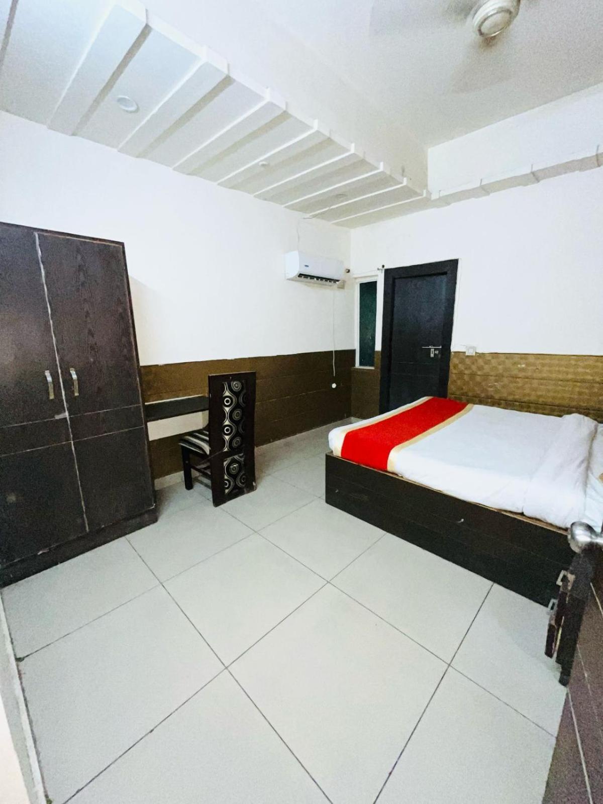 Kks Taj View Hotel 5*
