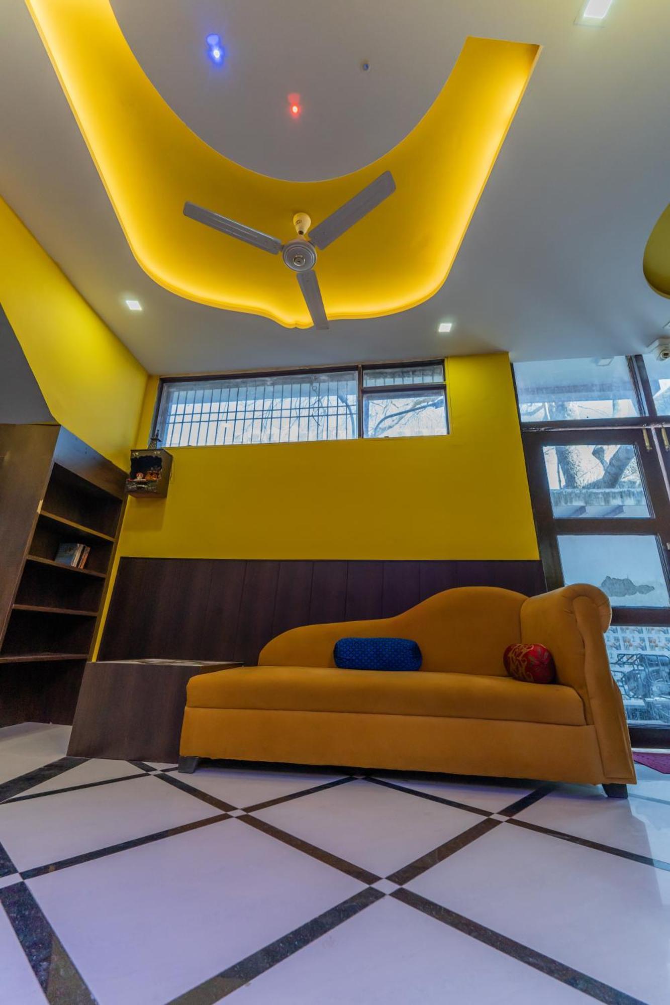 Hostel Big Brother *