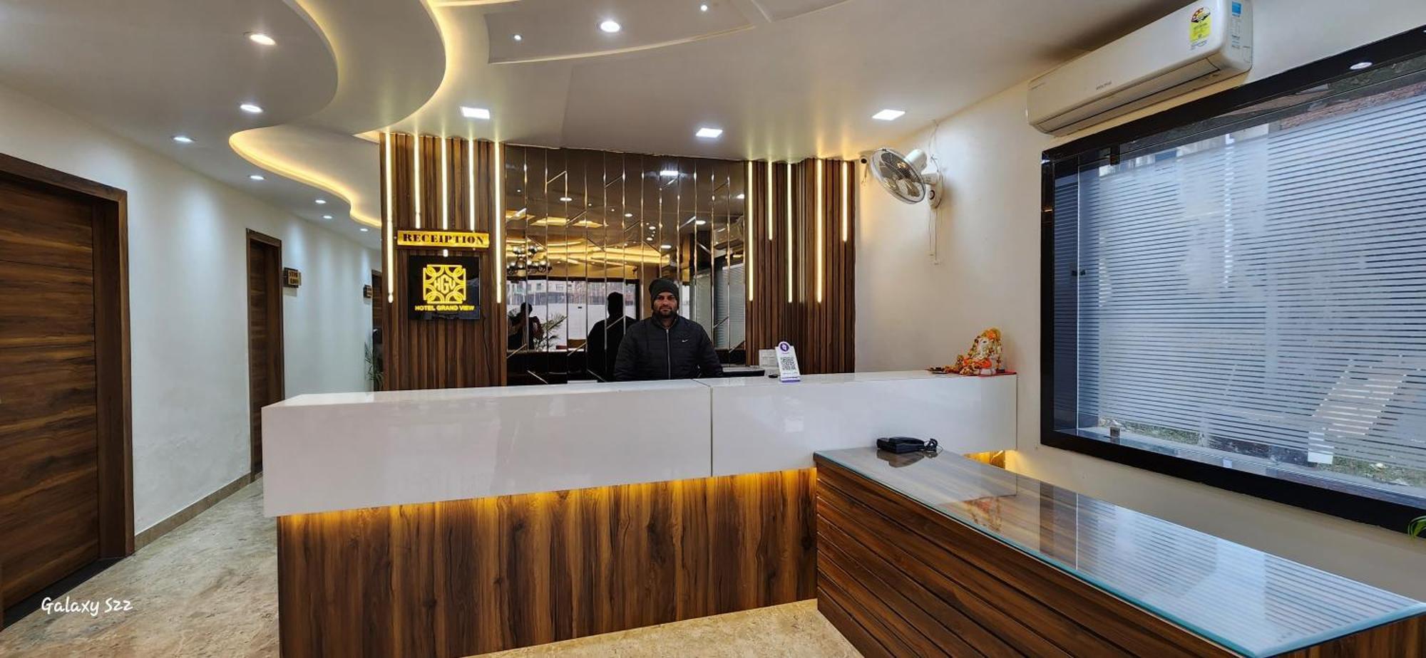 Grand View Hotel 4*