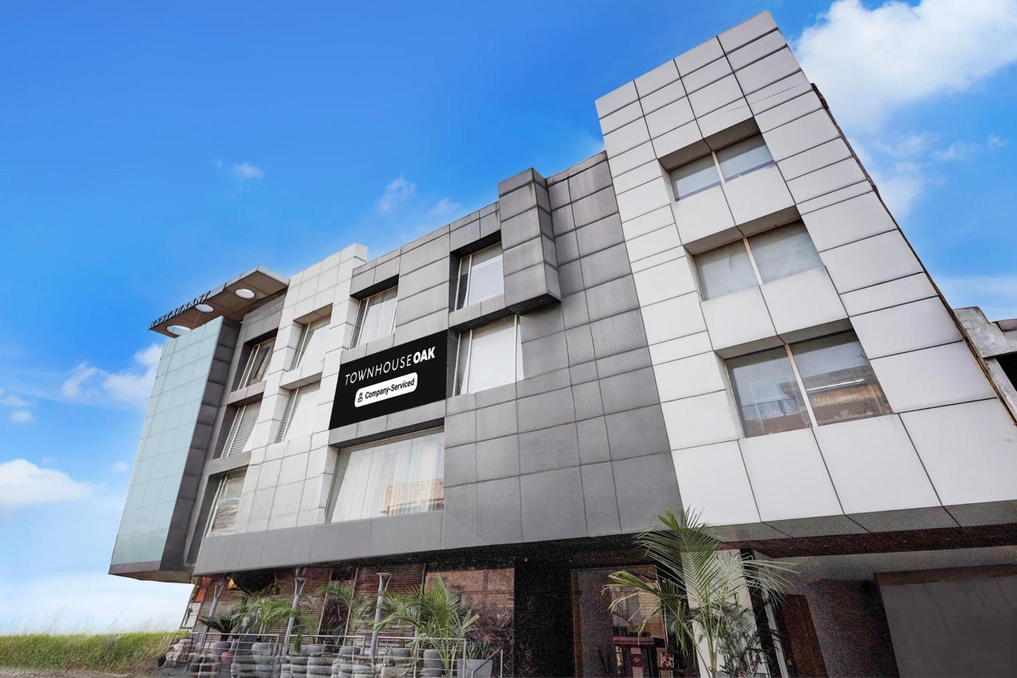 Townhouse Oak Agra Near Sultanganj Puliya Formerly Bb Grand Hotel Agra (Uttar Pradesh)