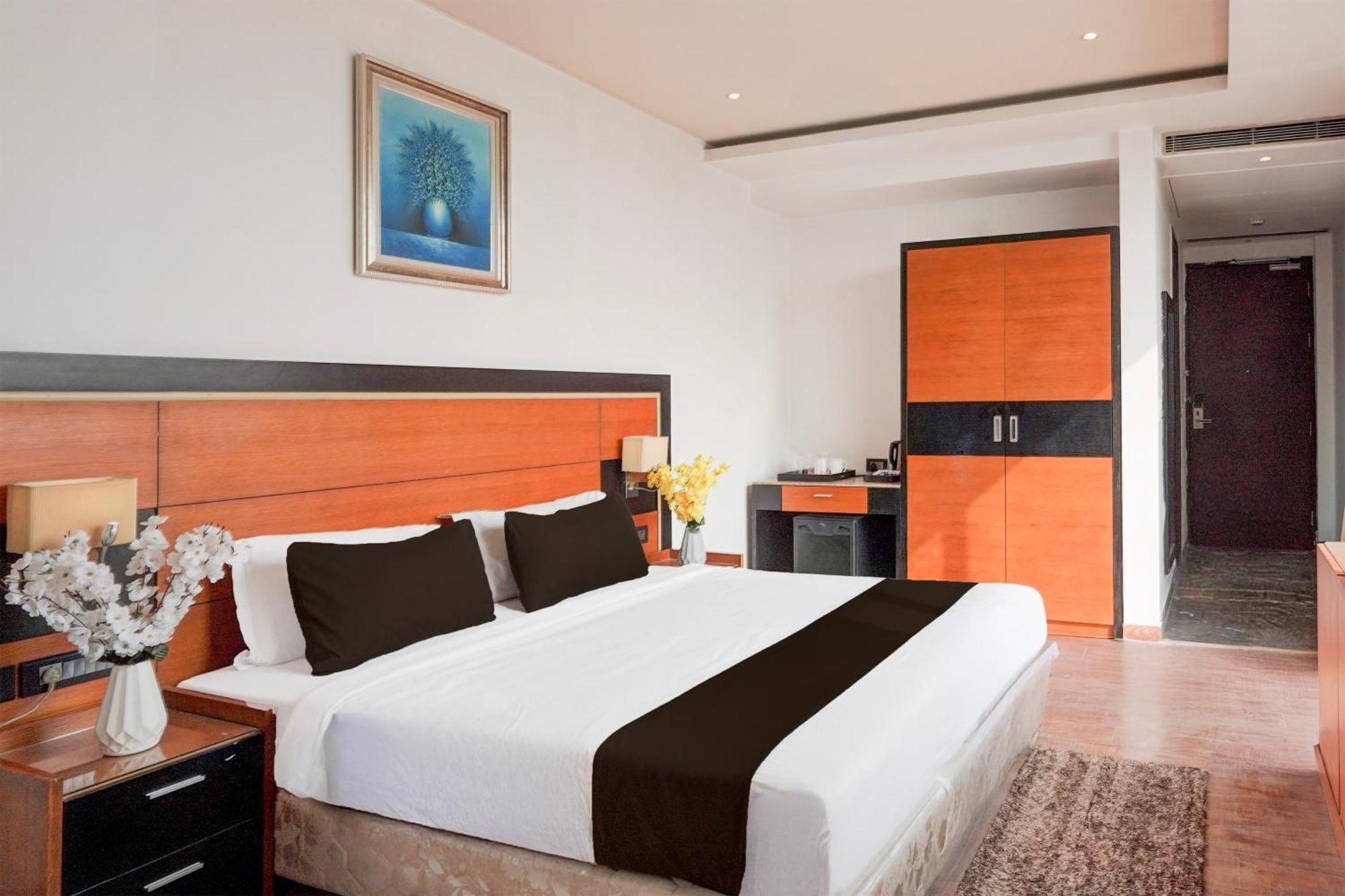 Townhouse Oak Agra Near Sultanganj Puliya Formerly Bb Grand