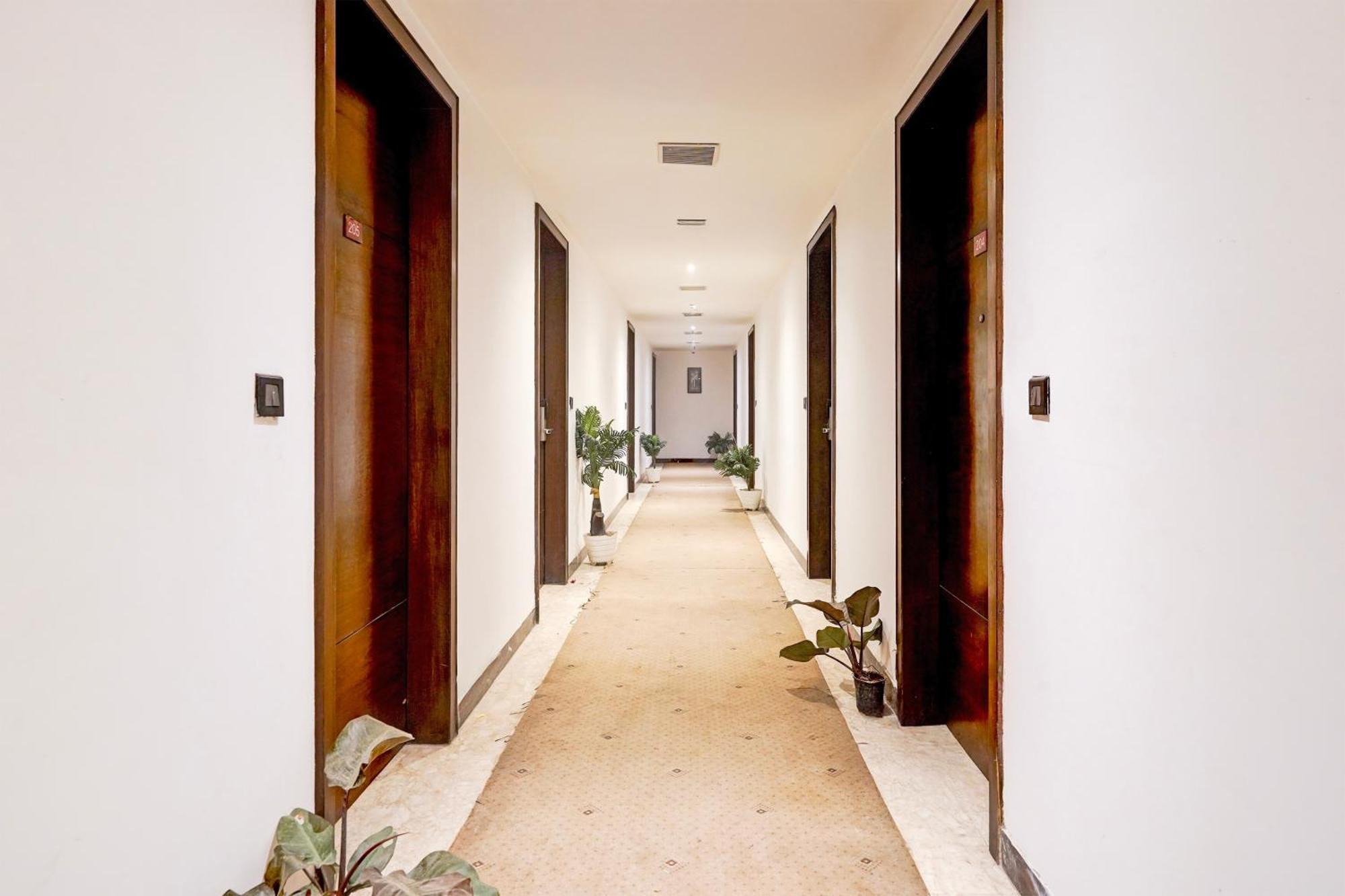 Hotel Townhouse Oak Agra Near Sultanganj Puliya Formerly Bb Grand *