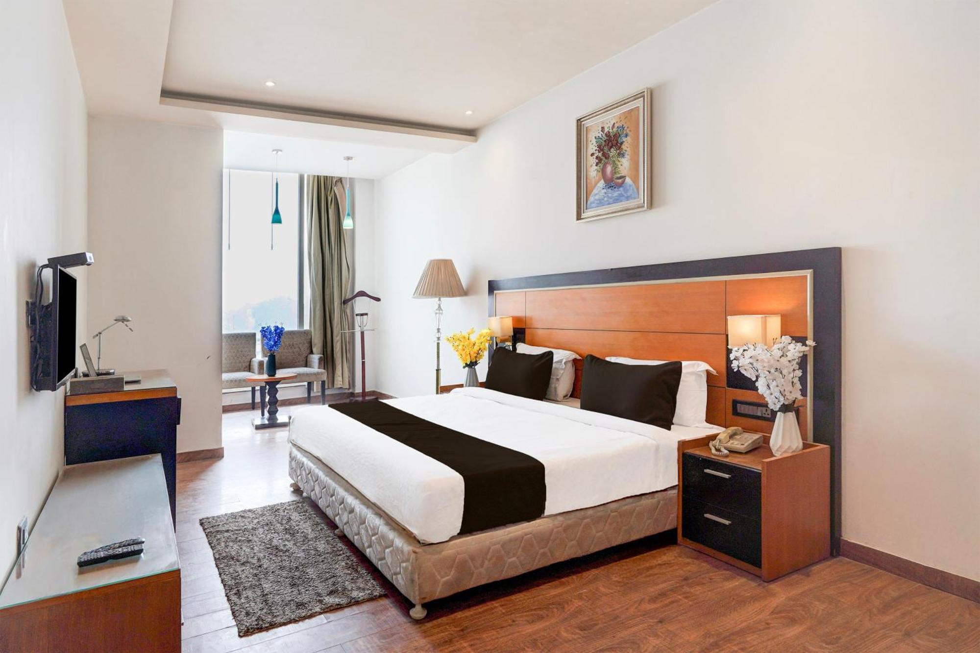 Townhouse Oak Agra Near Sultanganj Puliya Formerly Bb Grand *