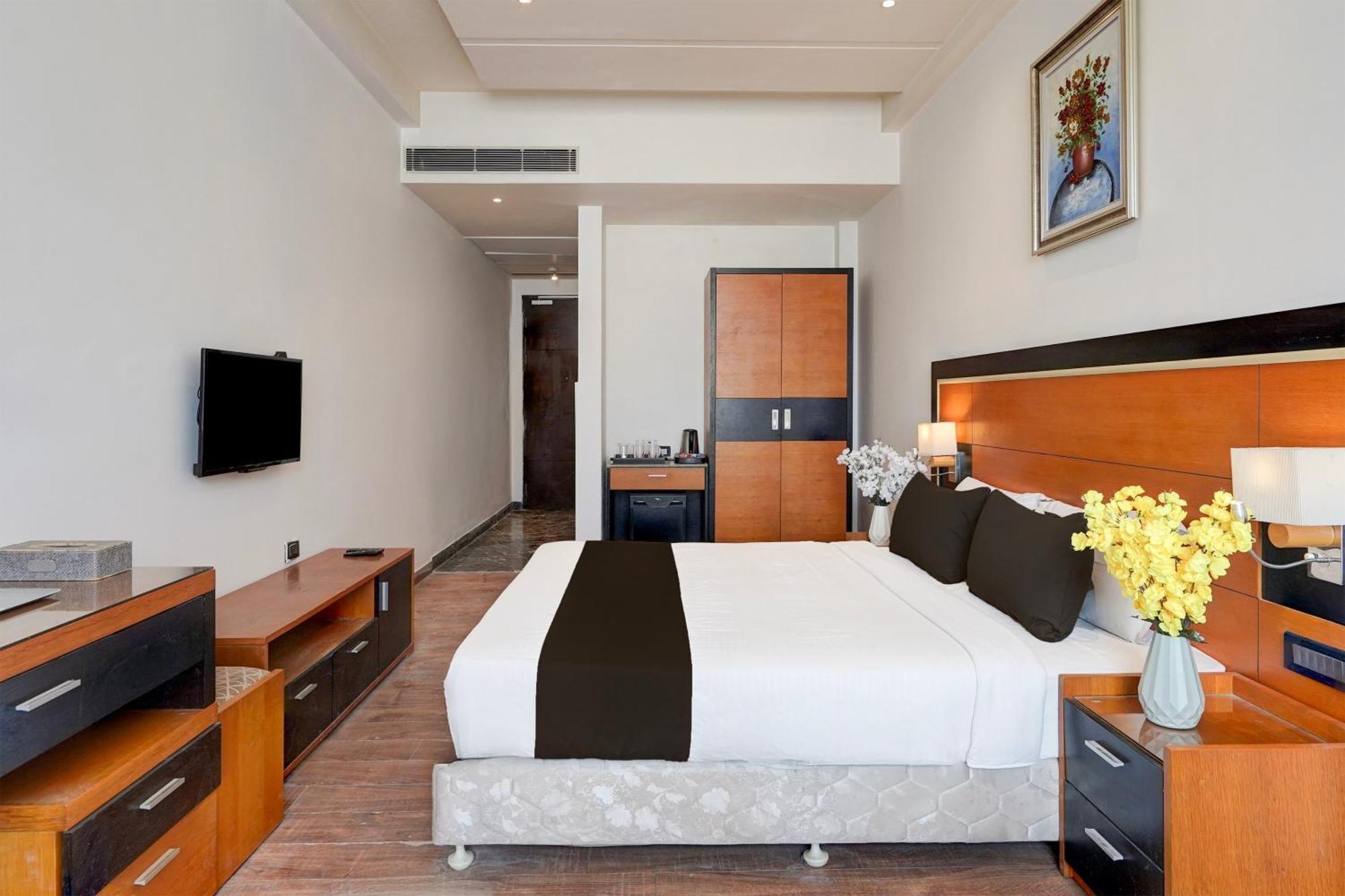 Townhouse Oak Agra Near Sultanganj Puliya Formerly Bb Grand *